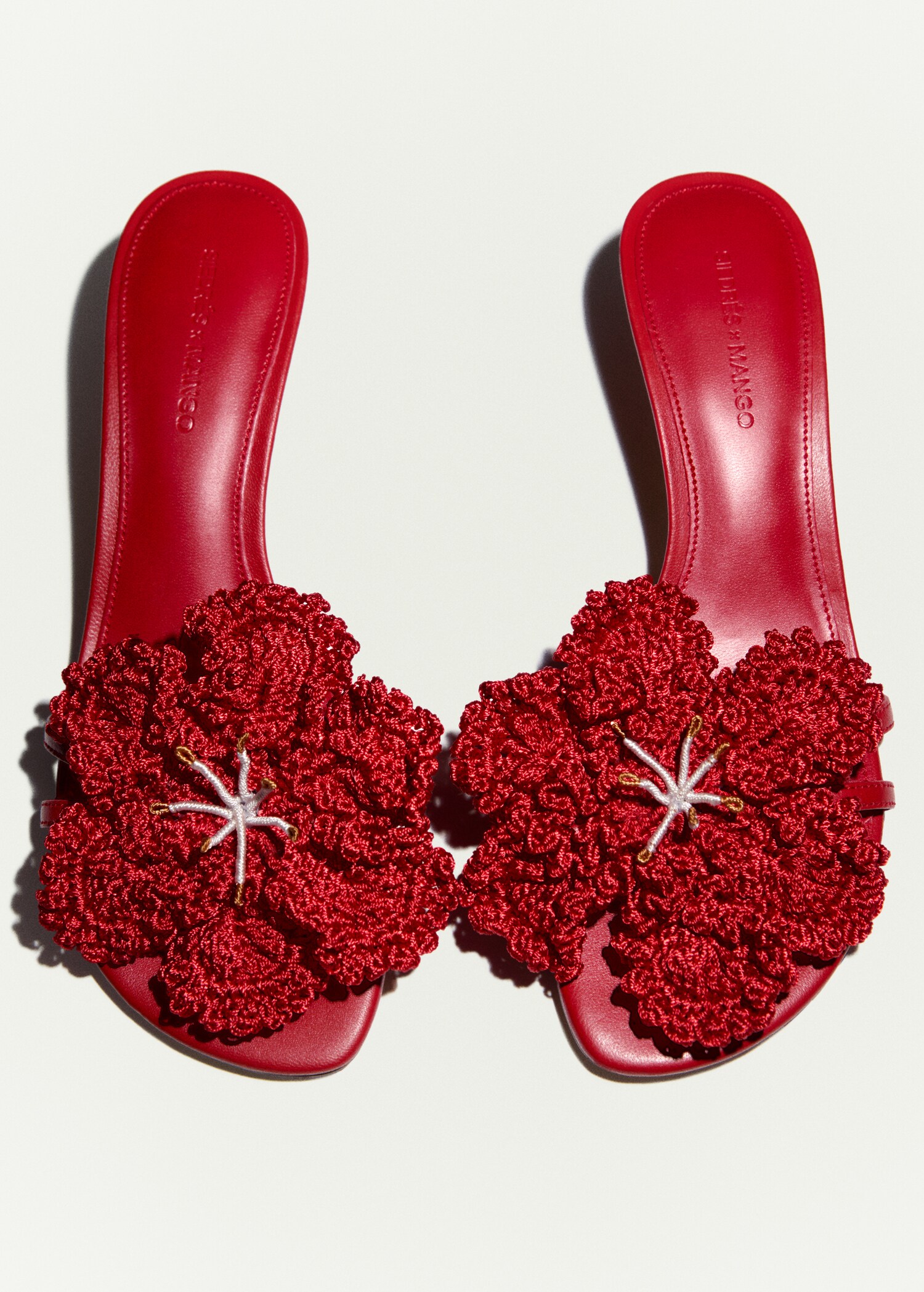 Leather sandals with flower heel - Details of the article 5