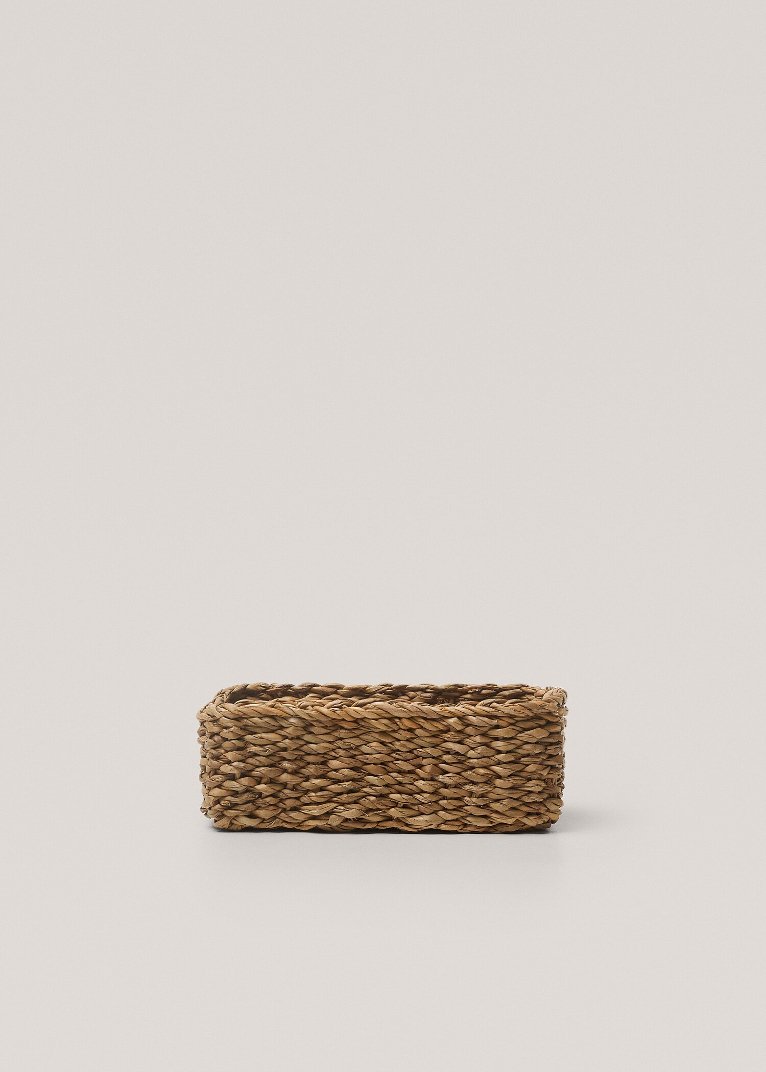 Small natural fibre braided basket - Article without model