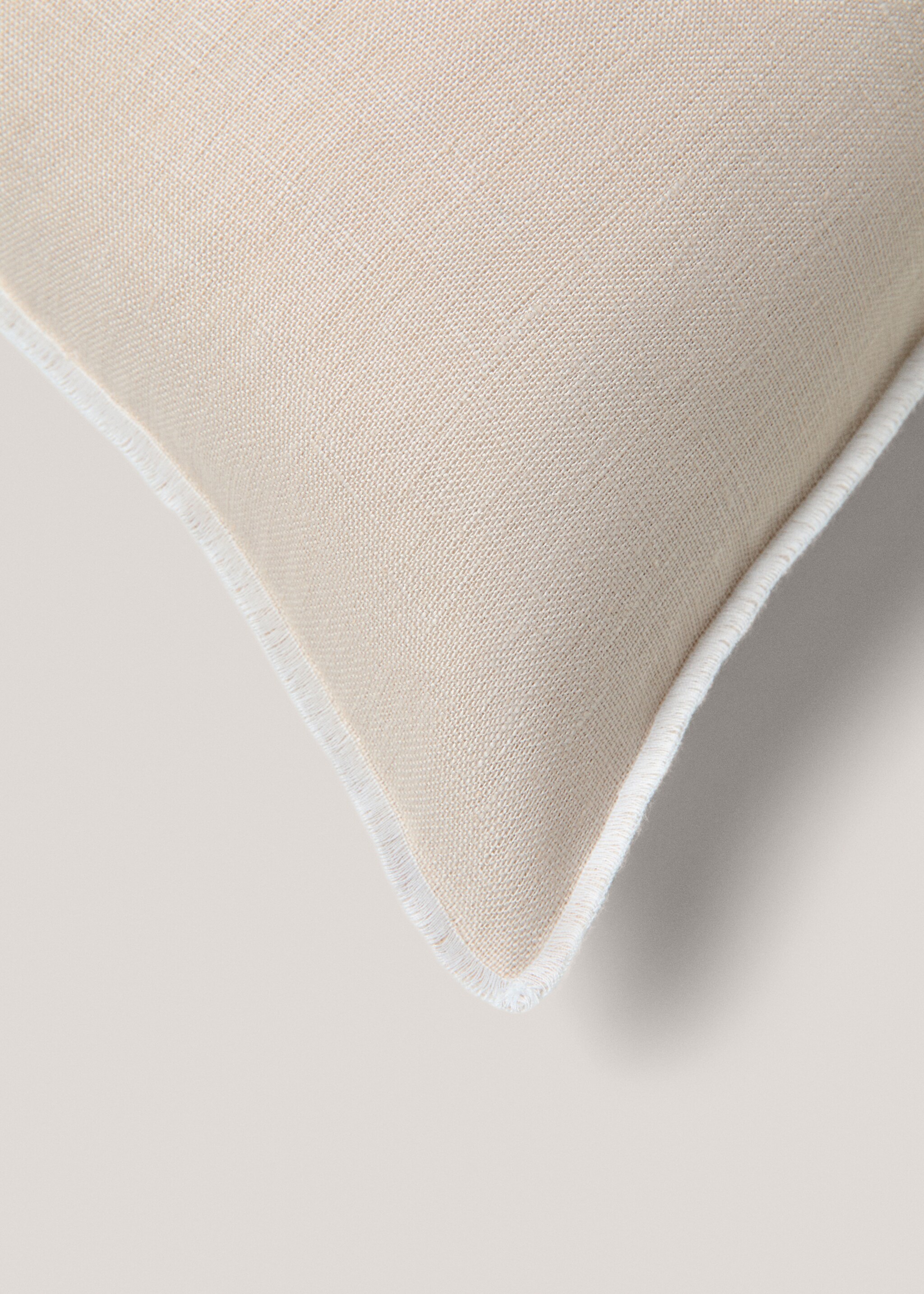 Linen cushion cover with trim 30x50cm - Details of the article 4, Sand. Ref: 77061014-00.