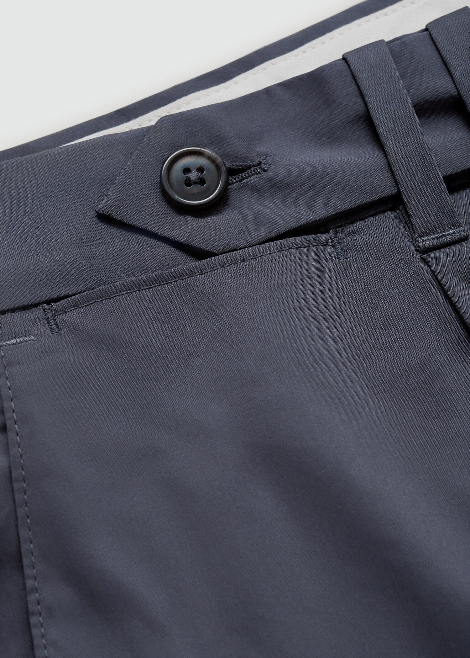 Bermudashorts aus Baumwolle mit Bundfalten - Detail des Artikels 0
