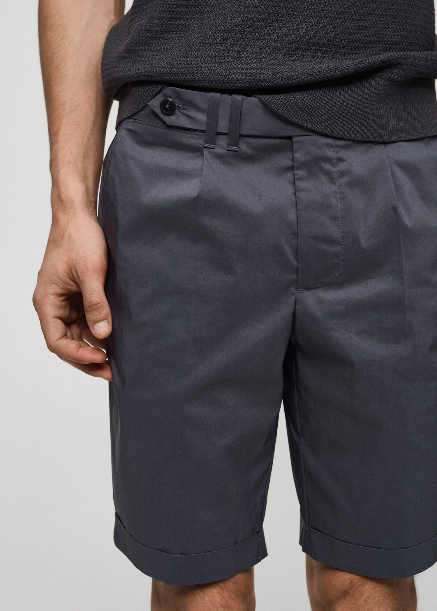 Bermudashorts aus Baumwolle mit Bundfalten - Detail des Artikels 1