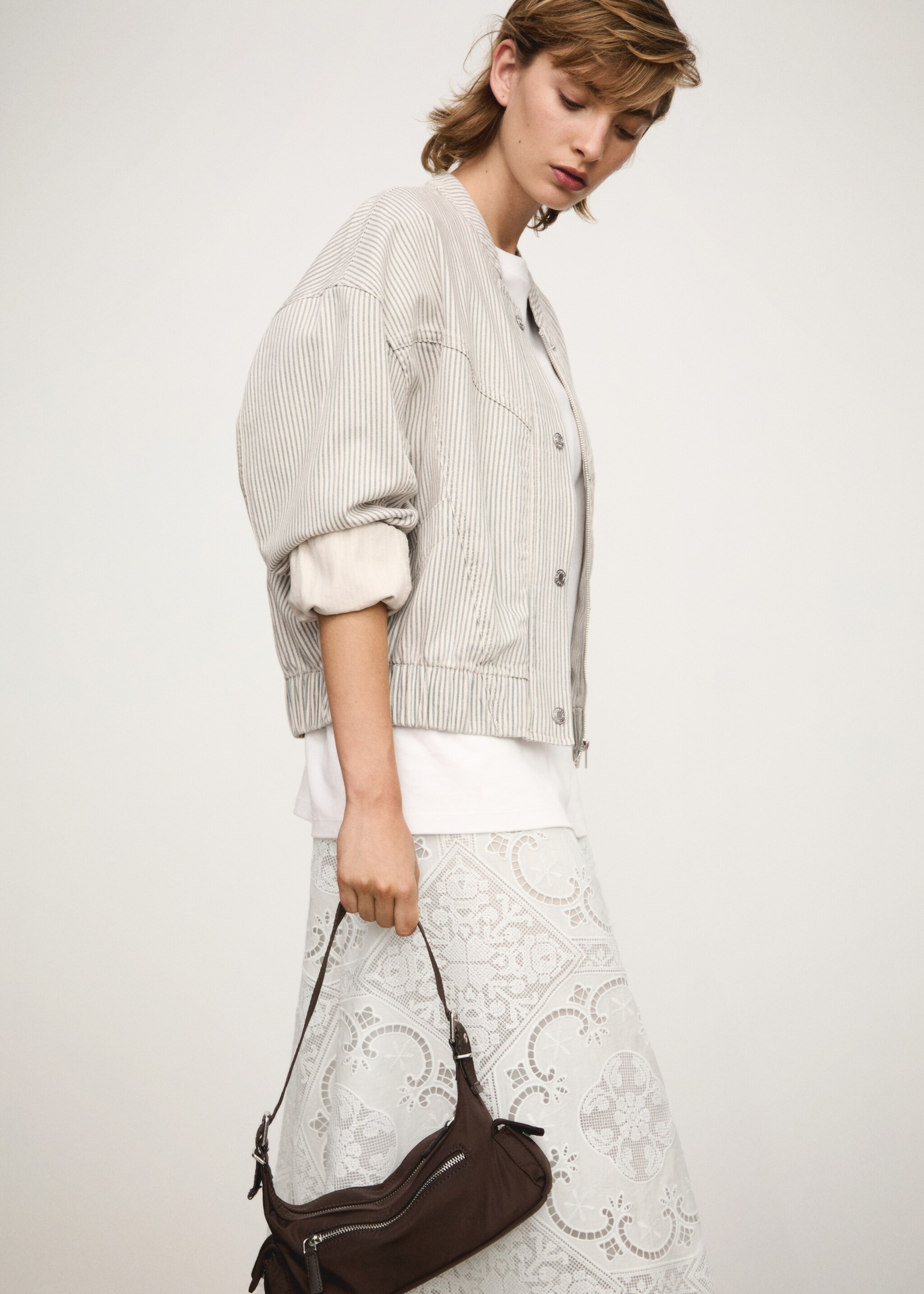 Gestreifte Jeansjacke - Detail des Artikels 2, Beige. Ref: 77062914-00.