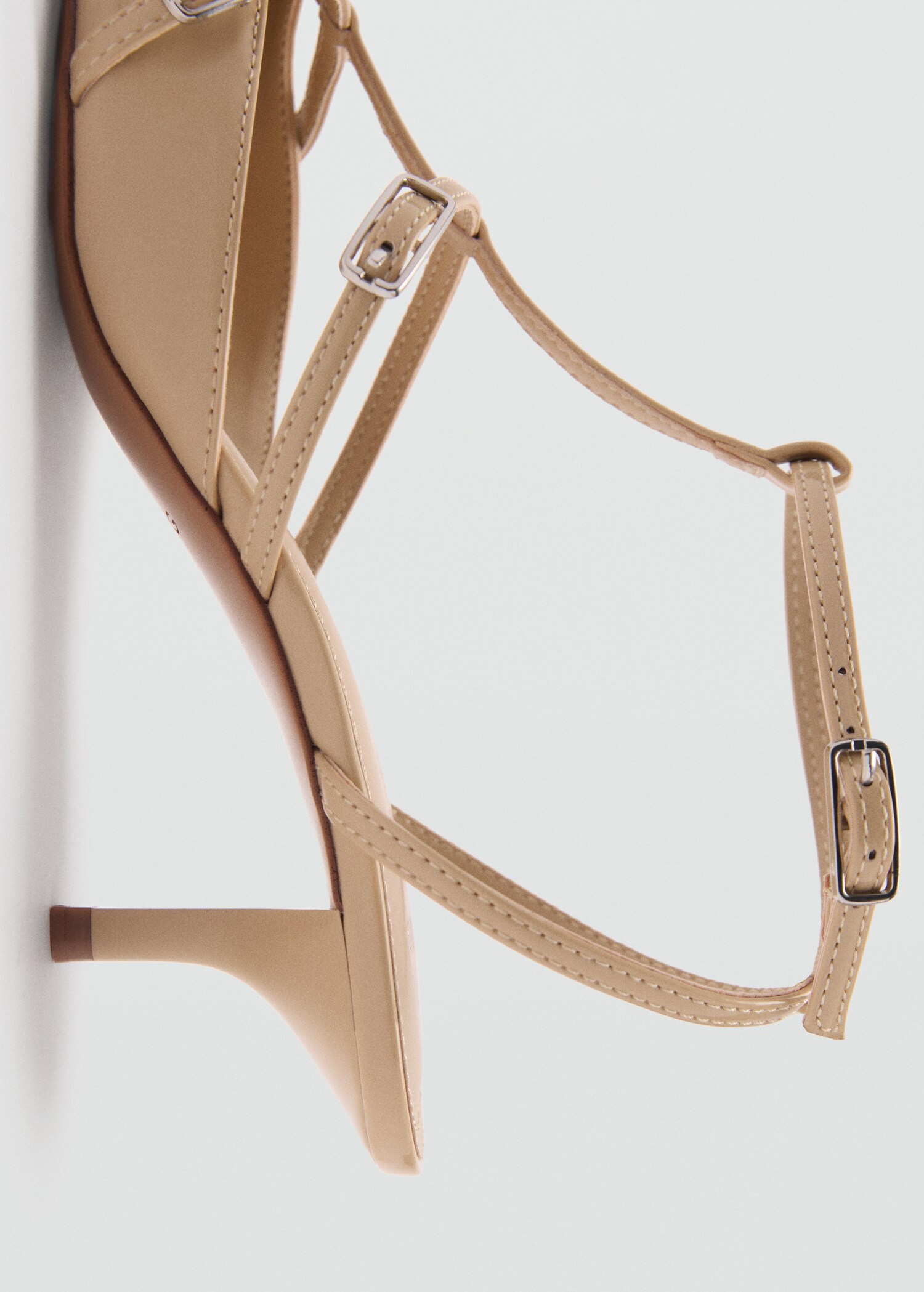 Heeled shoes with buckles - Details of the article 1
