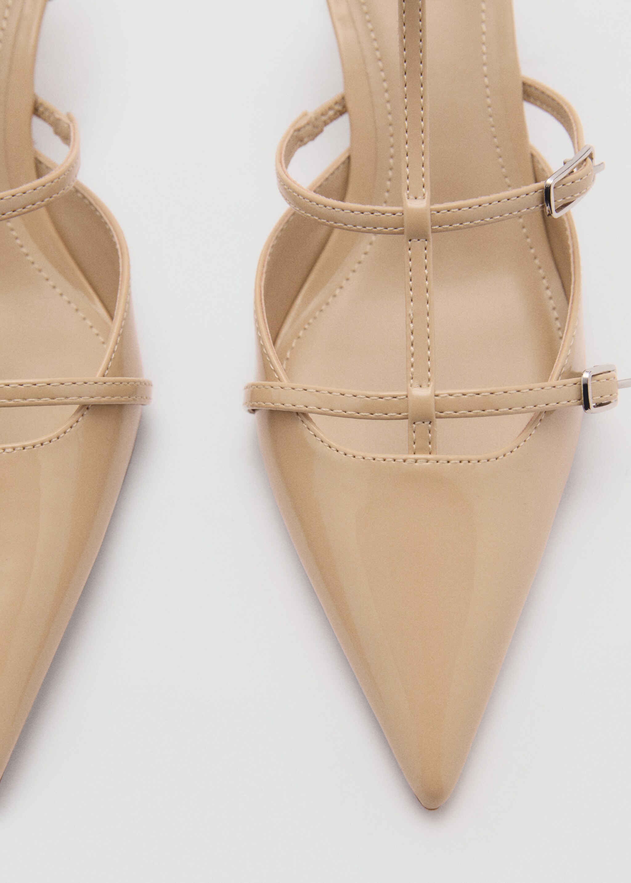 Heeled shoes with buckles - Details of the article 2
