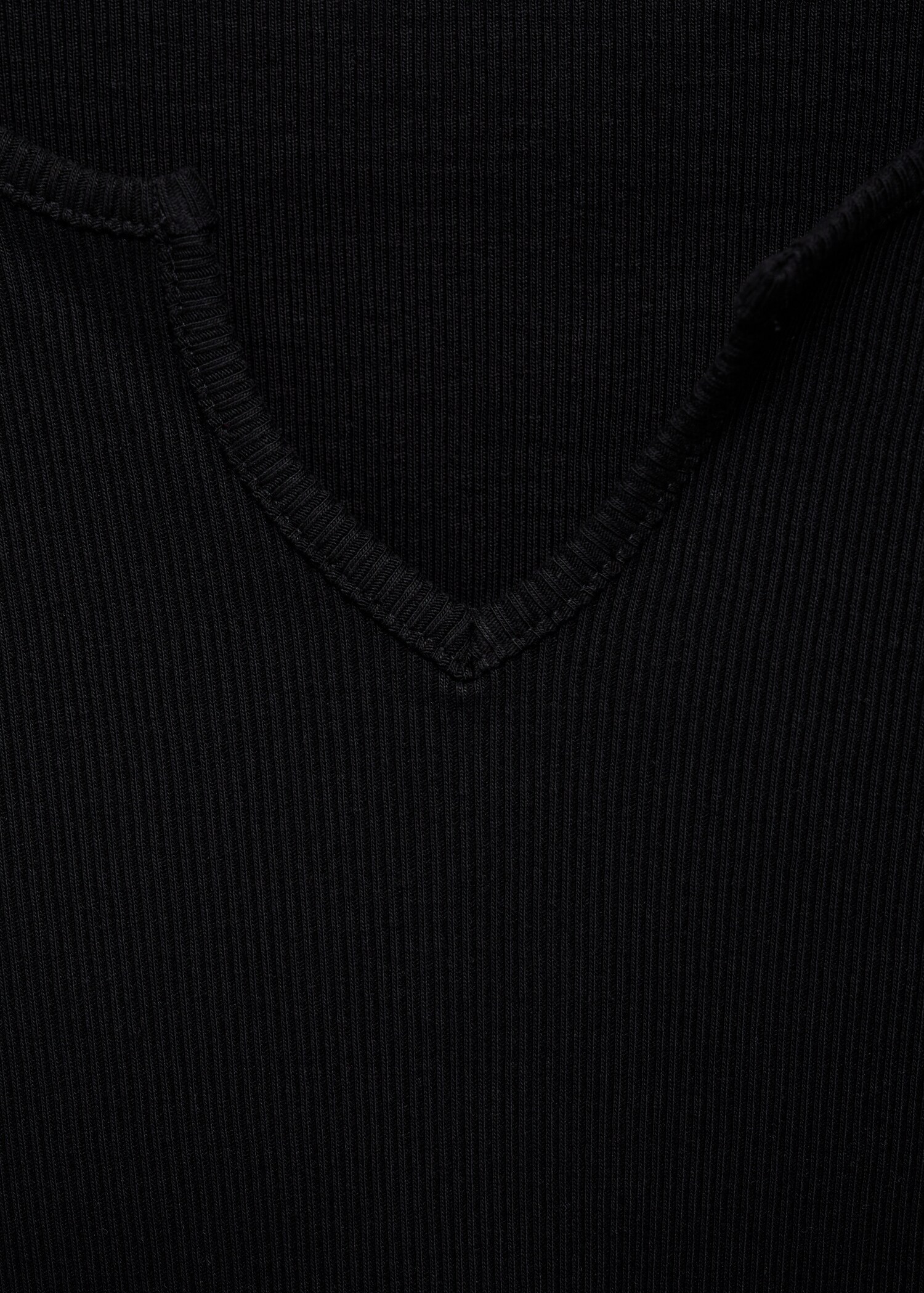 V-neck T-shirt - Details of the article 8
