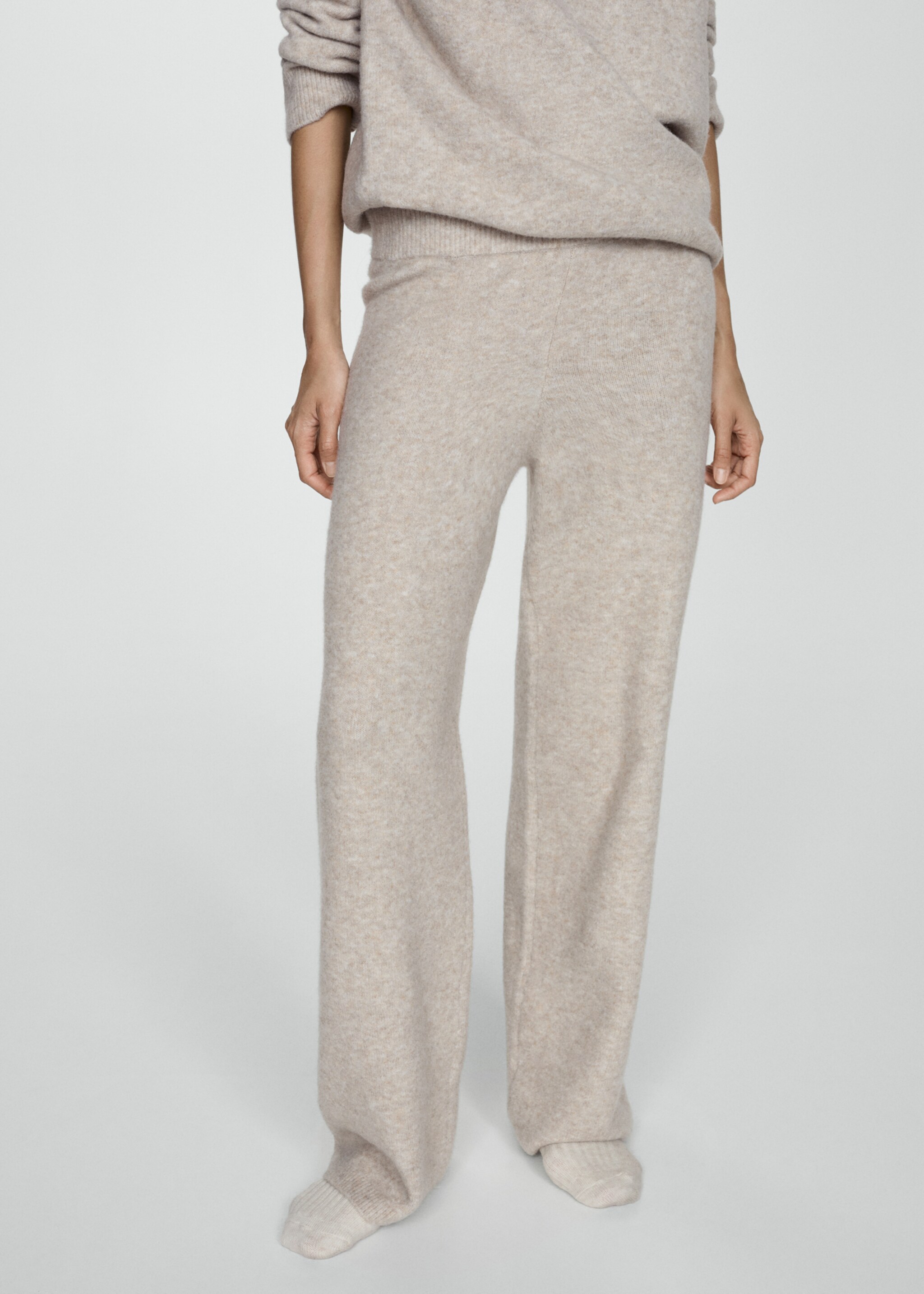 Straight knitted trousers - Medium plane, Light/Pastel Brown. Ref: 77063266-00.