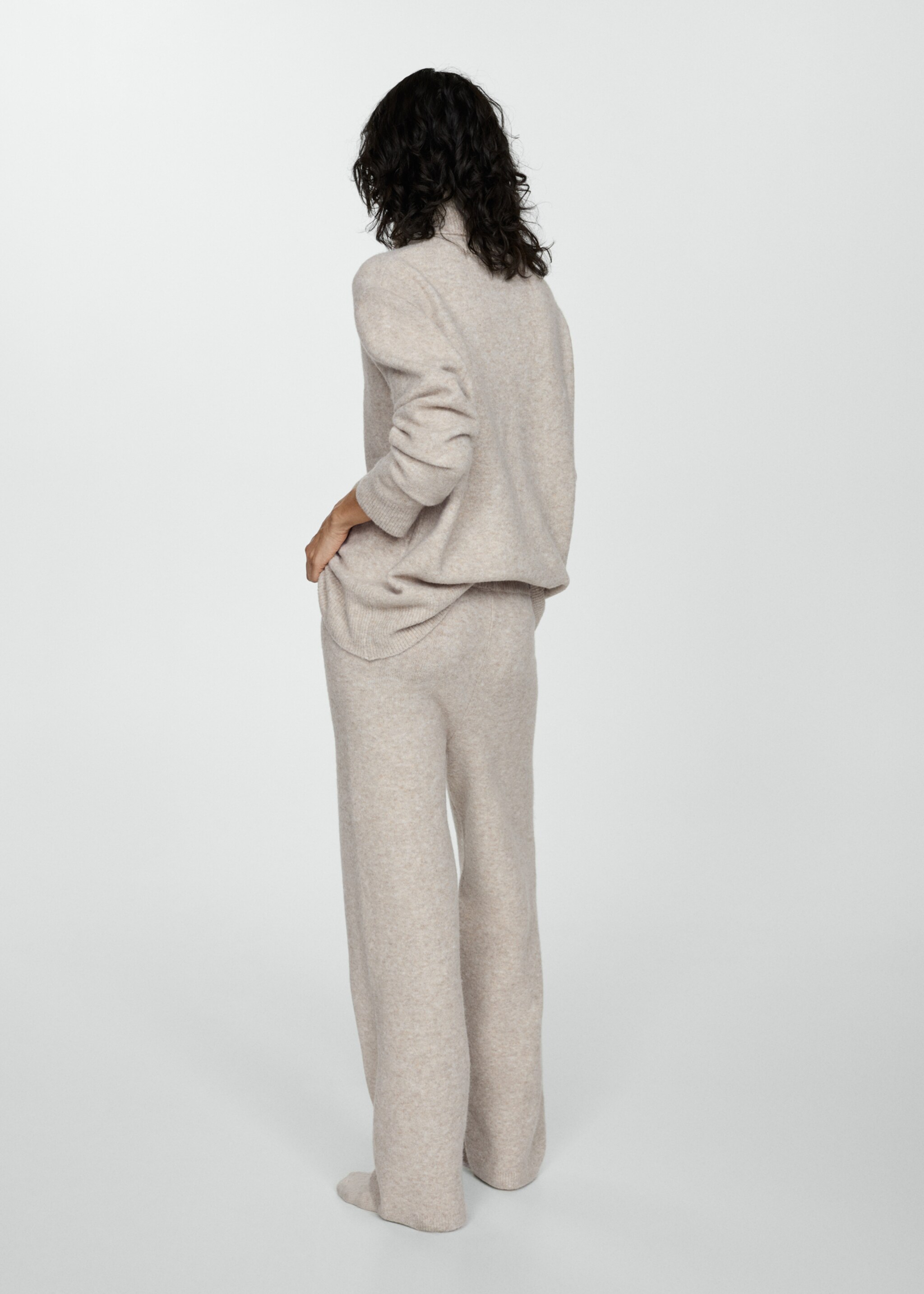 Straight knitted trousers - Reverse of the article, Light/Pastel Brown. Ref: 77063266-00.