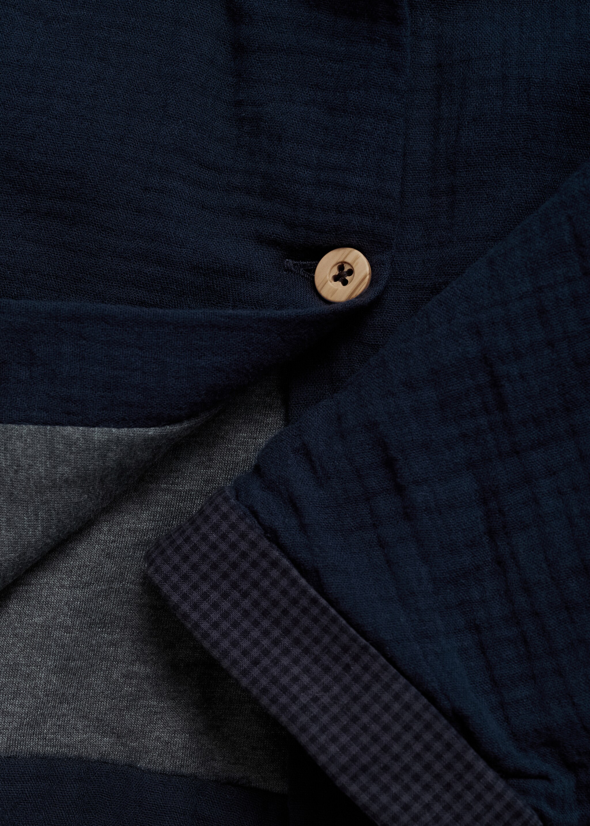 Cheesecloth jacket with pockets - Details of the article 0, Dark Navy. Ref: 77063291-00.