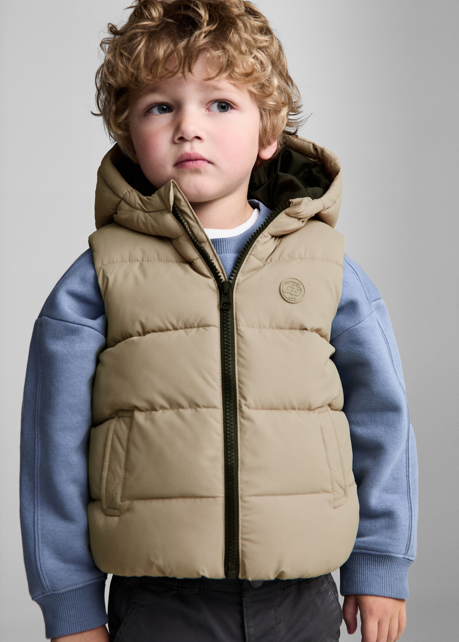 Quilted gilet with hood - Medium plane