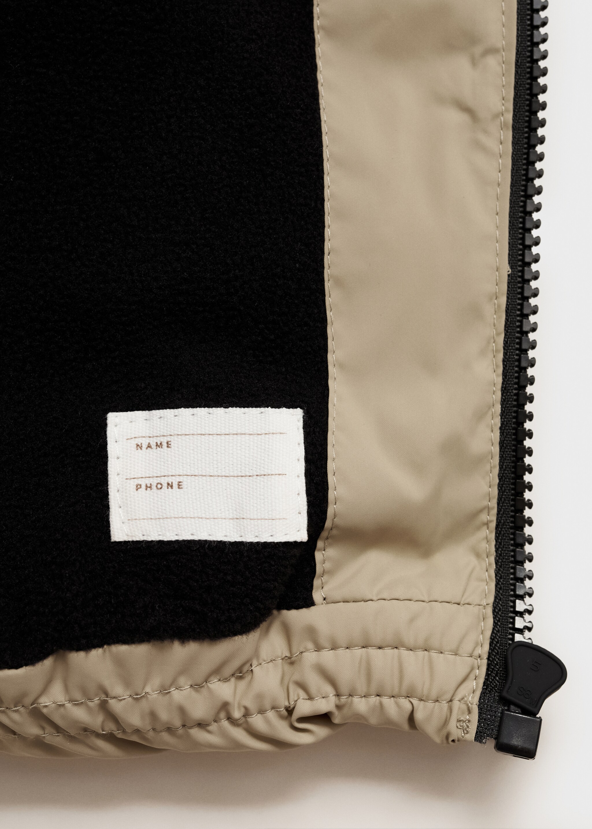 Quilted gilet with hood - Details of the article 0, Ivory White. Ref: 77064010-00.