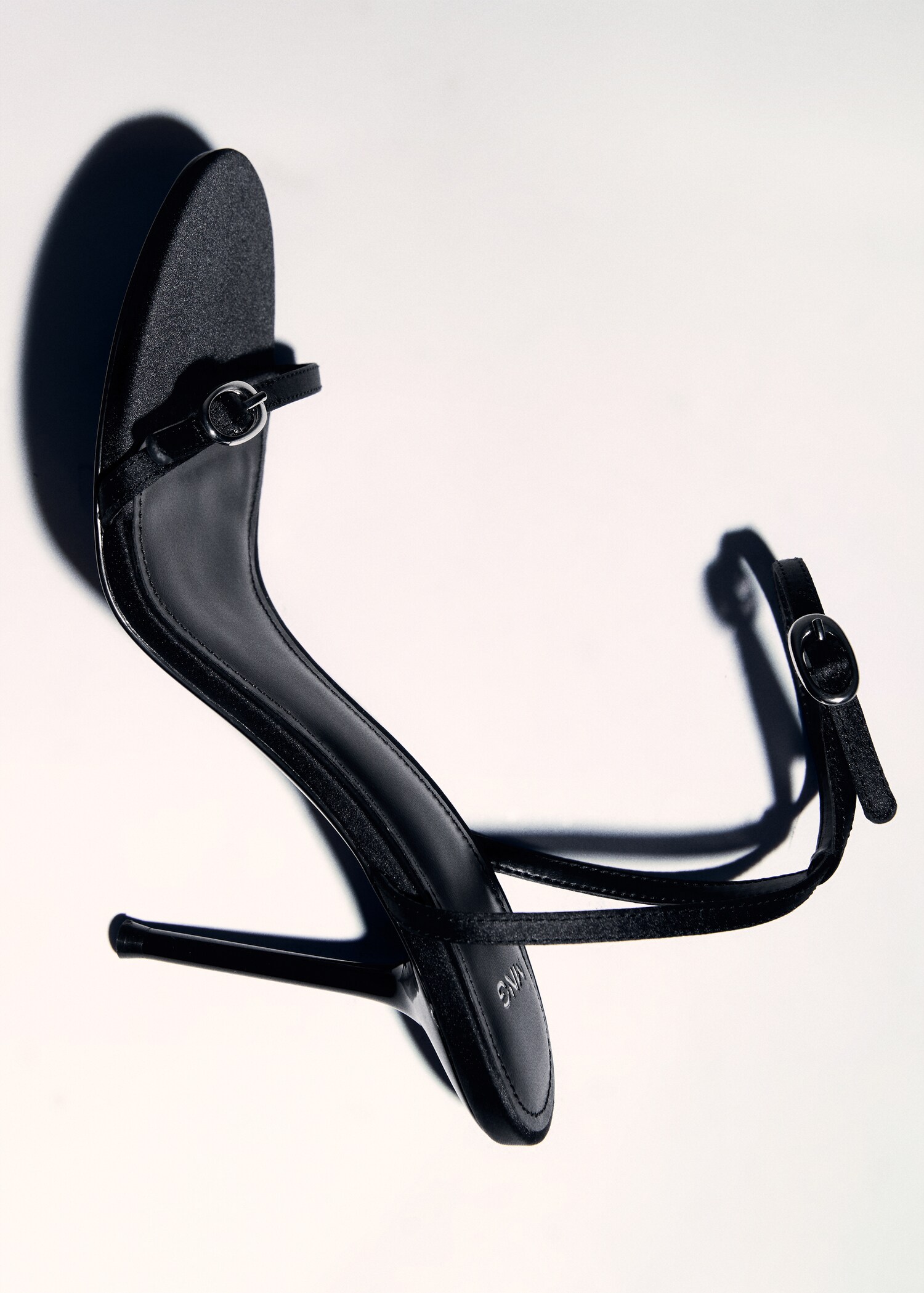 Heeled sandal with buckle detail - Details of the article 5