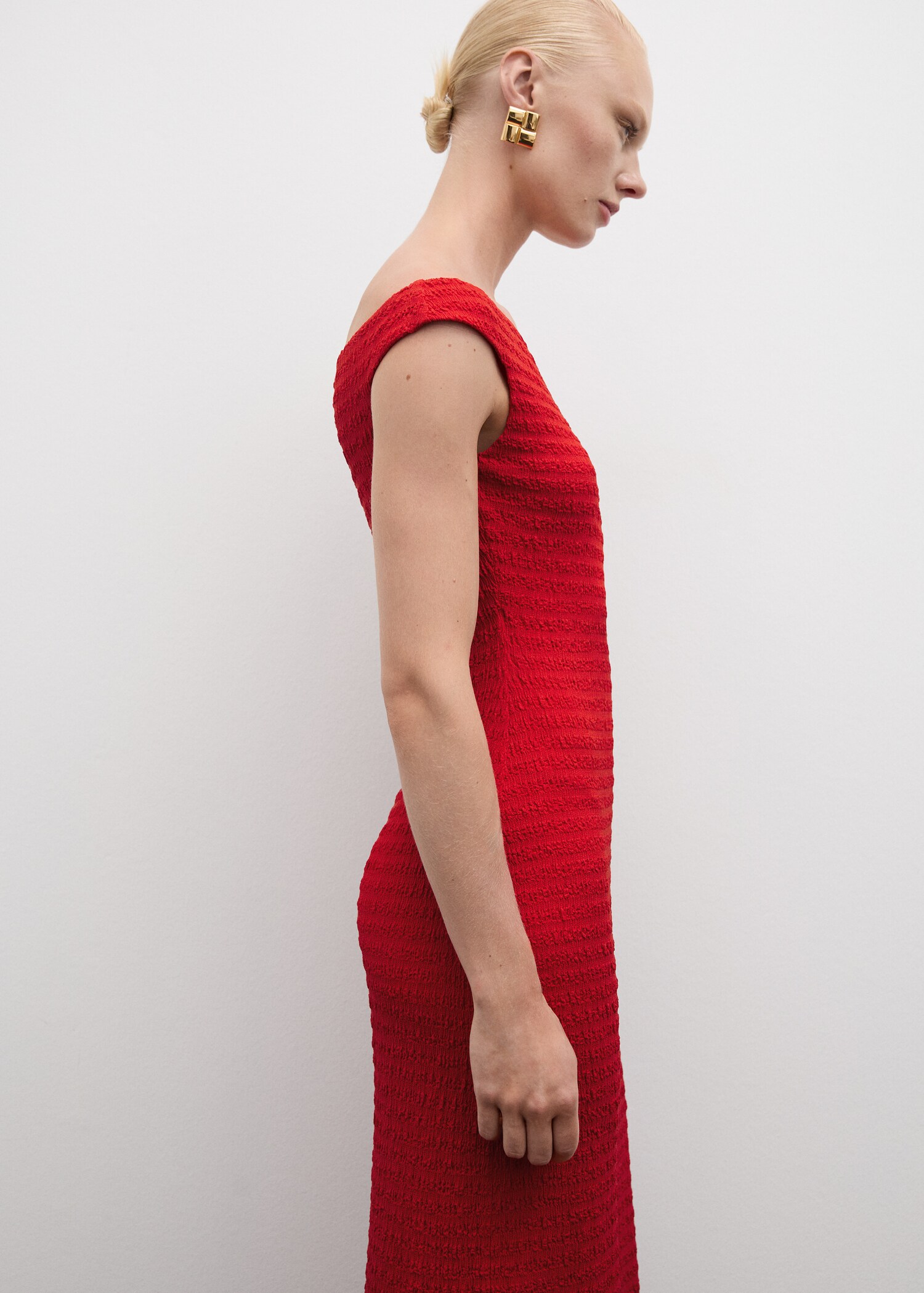 Off-the-shoulder long dress - Medium plane