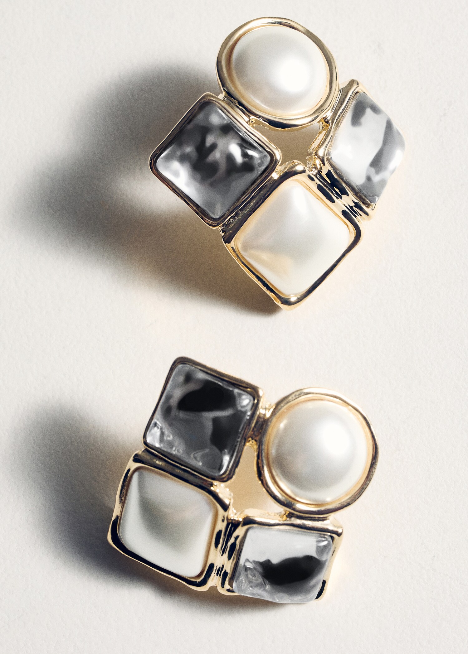 Combined square earrings - Details of the article 5