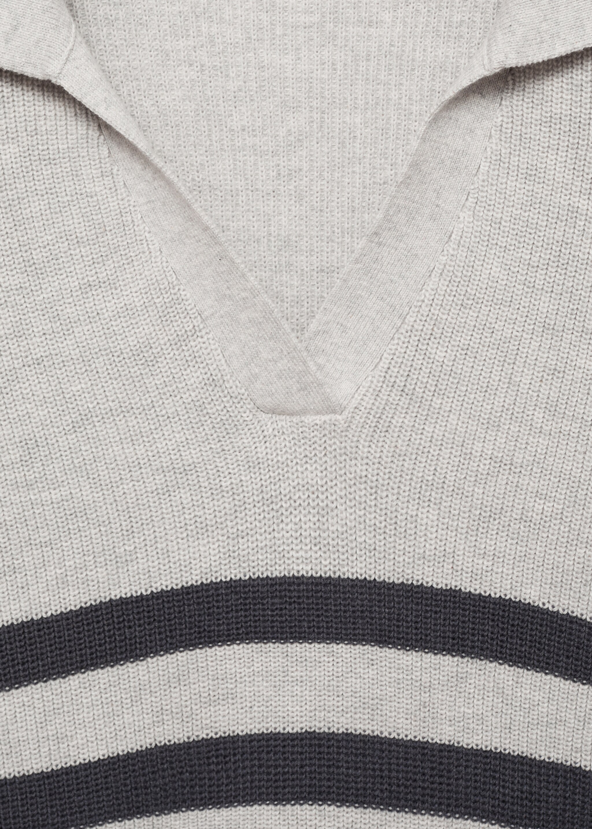 Gestreifter Strickpullover - Detail des Artikels 8, Grau. Ref: 77064039-00.