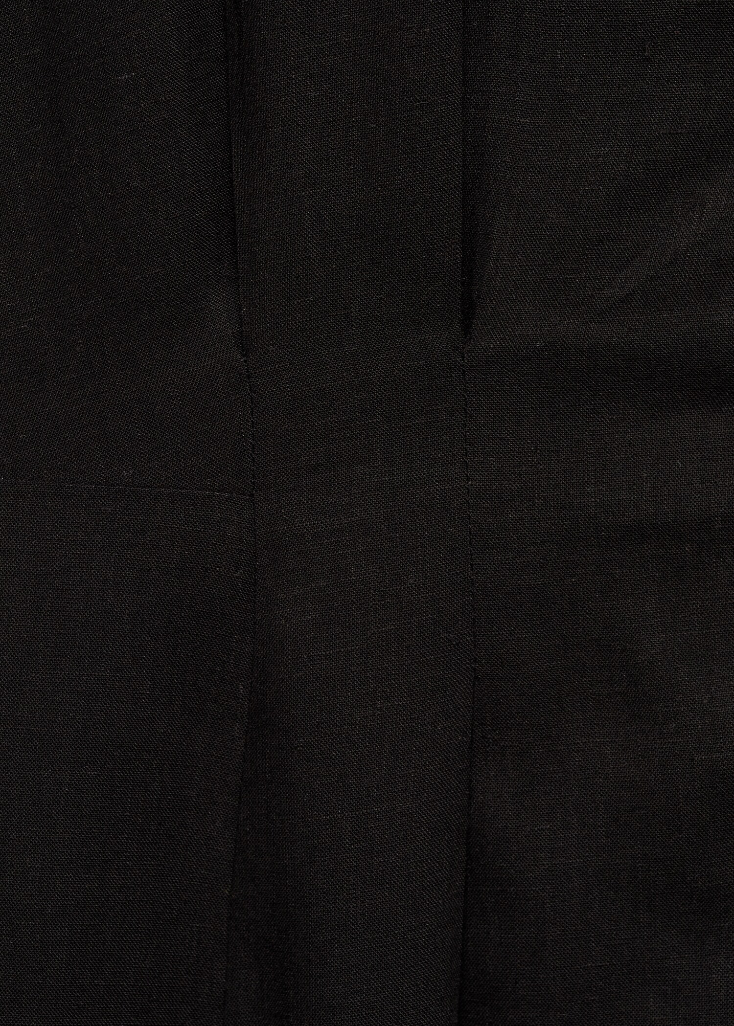 Ausgestelltes Kleid mit Knöpfen - Detail des Artikels 0