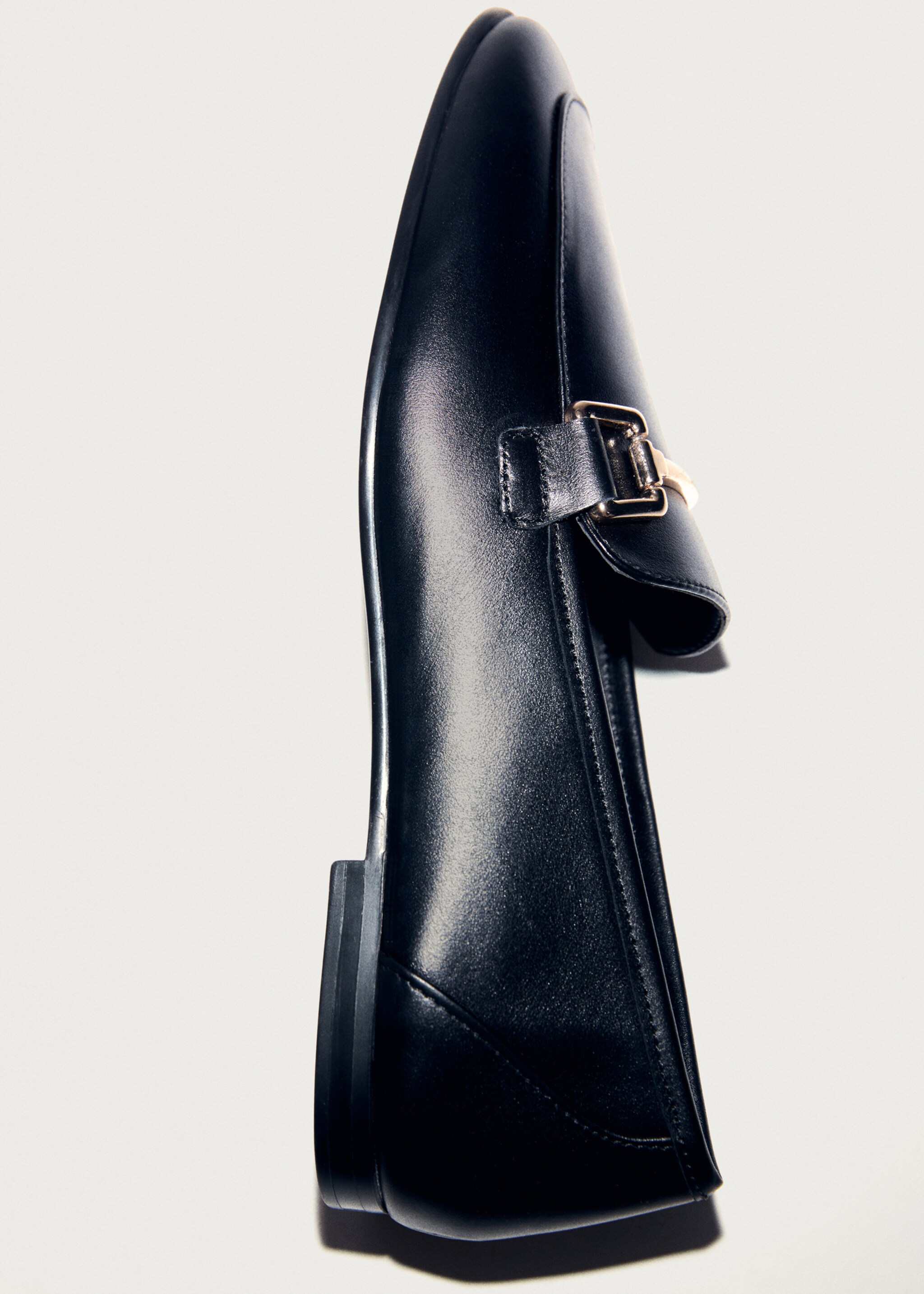 Leather loafers with metallic detail - Details of the article 5, Black. Ref: 77064047-00.