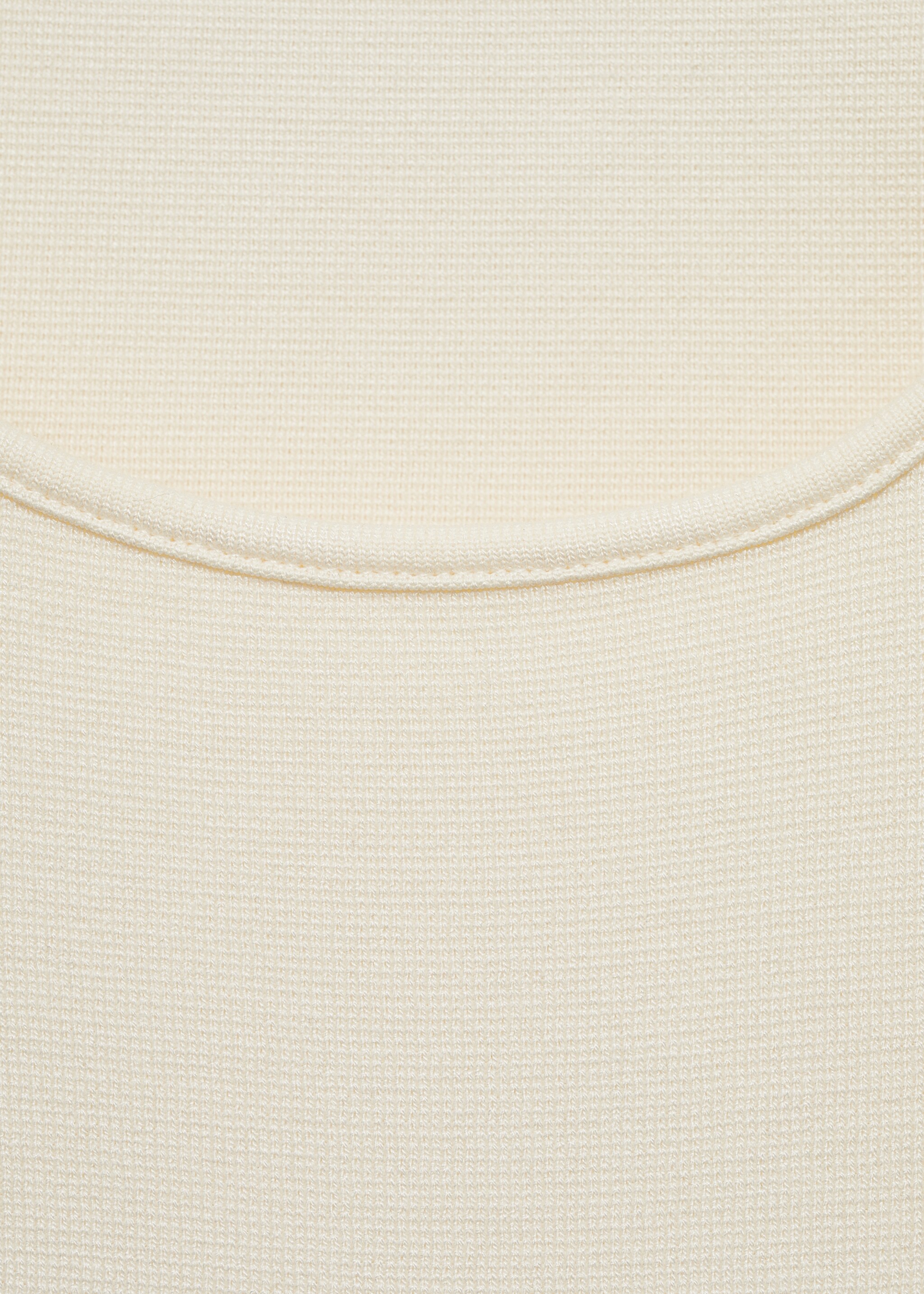 Top punt detalls contrast - Detall de l'article 8