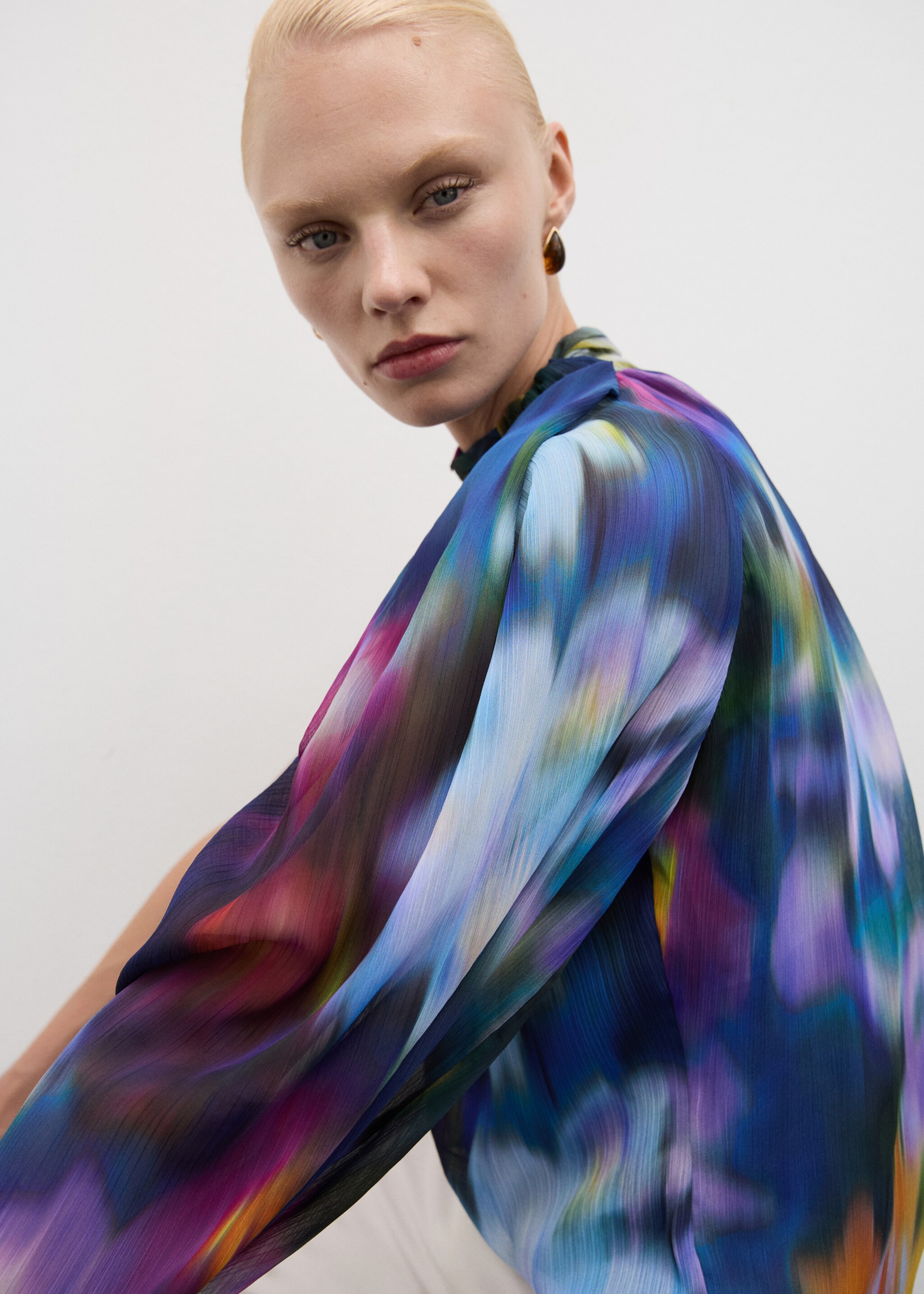 Asymmetrical printed blouse - Details of the article 2
