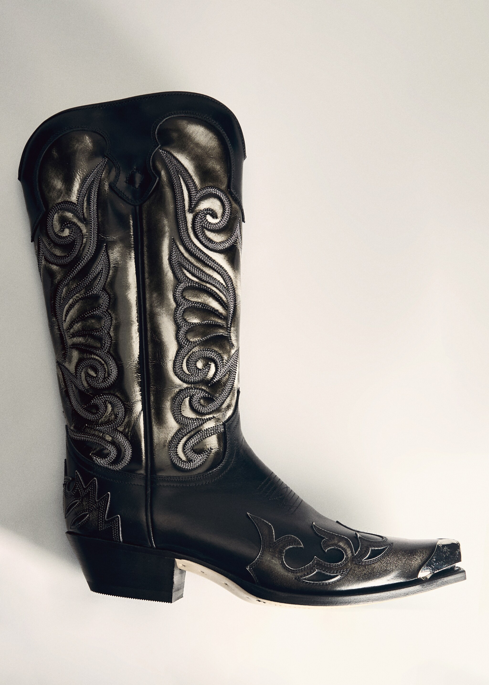 Two-tone leather cowboy boots - Details of the article 5, Brown. Ref: 77064072-00.
