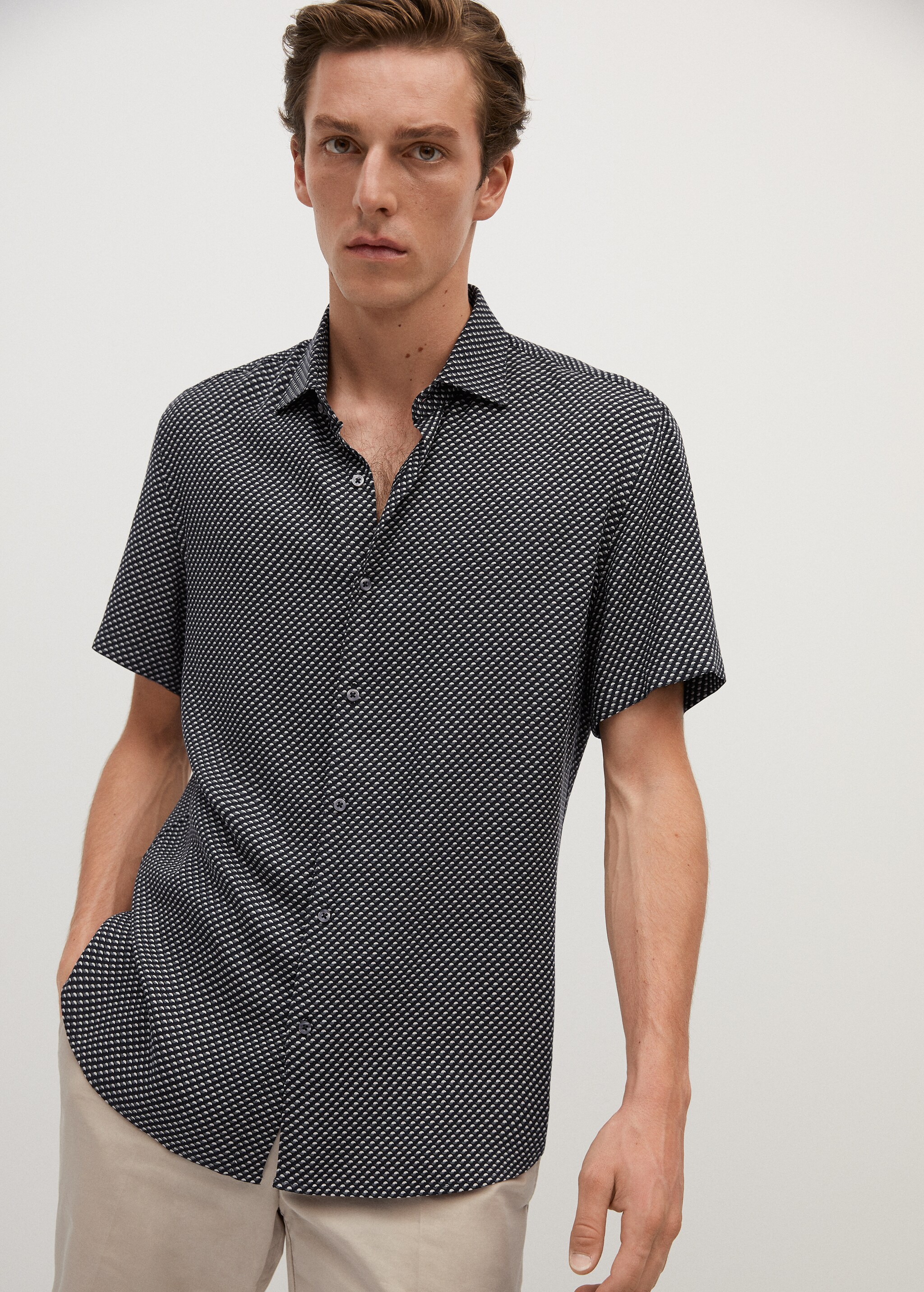 Printed flowy slim-fit shirt - Details of the article 2