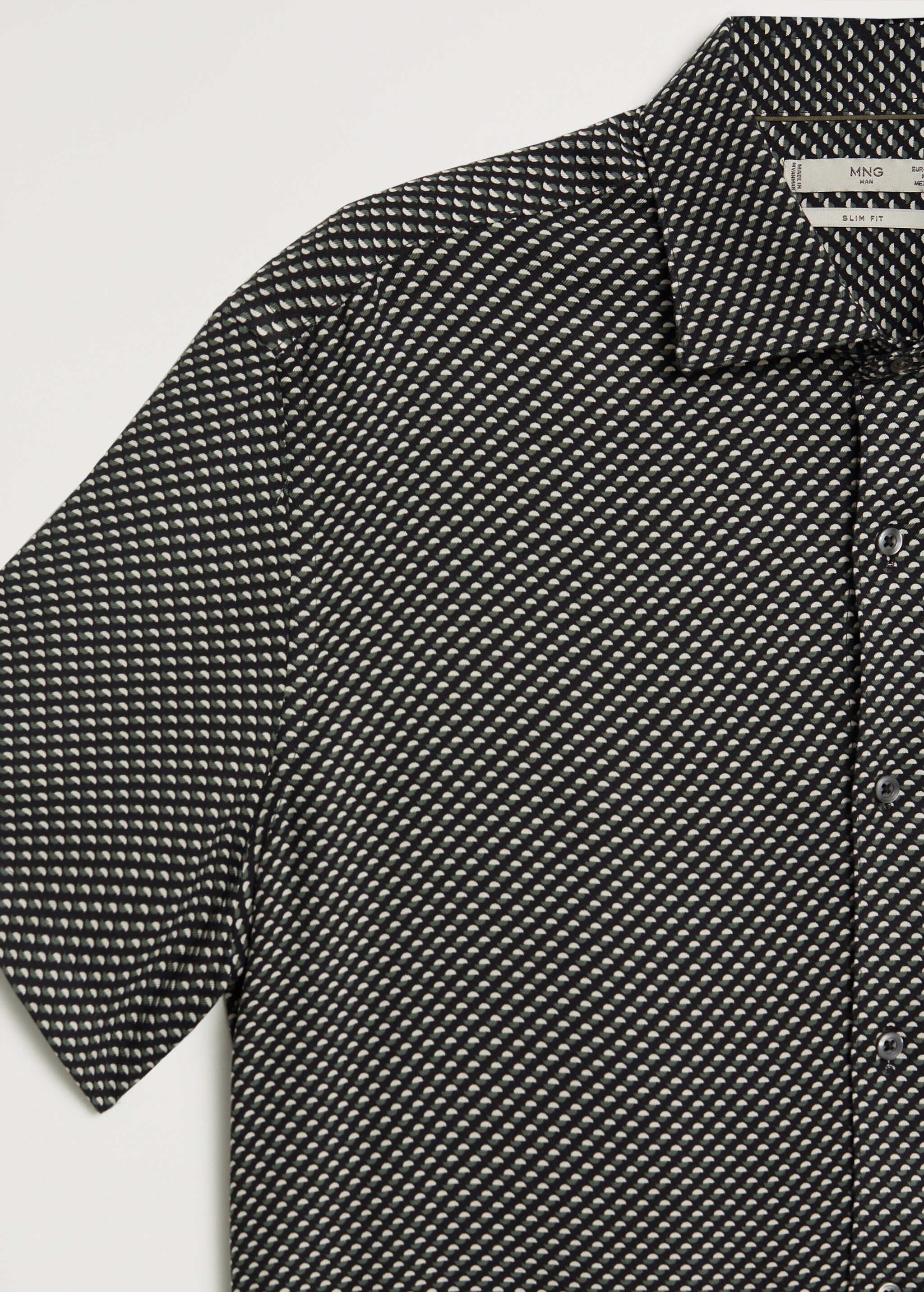 Printed flowy slim-fit shirt - Details of the article 8