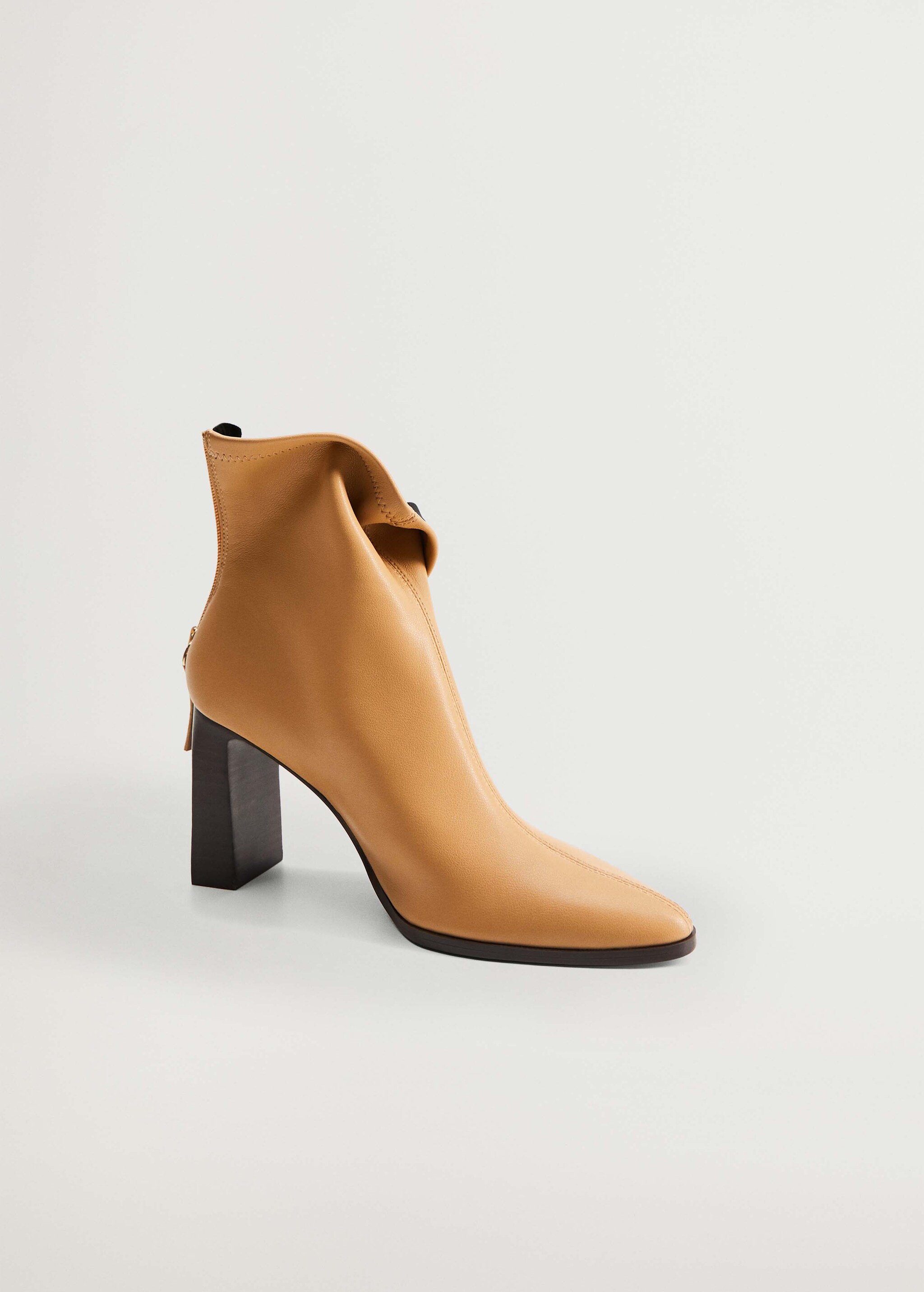 Elastic heeled ankle boot - Details of the article 4