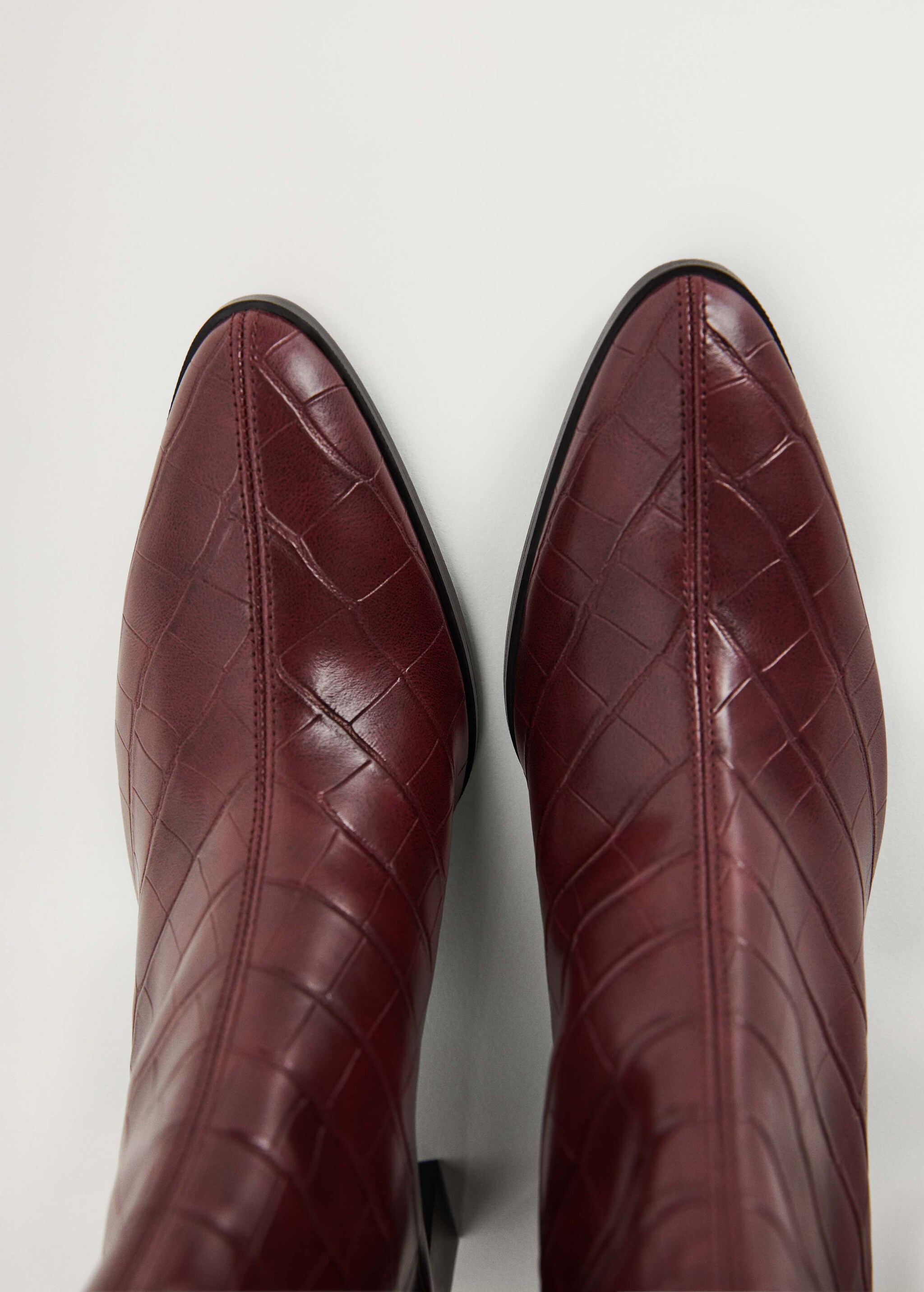 Elastic heeled ankle boot - Details of the article 4