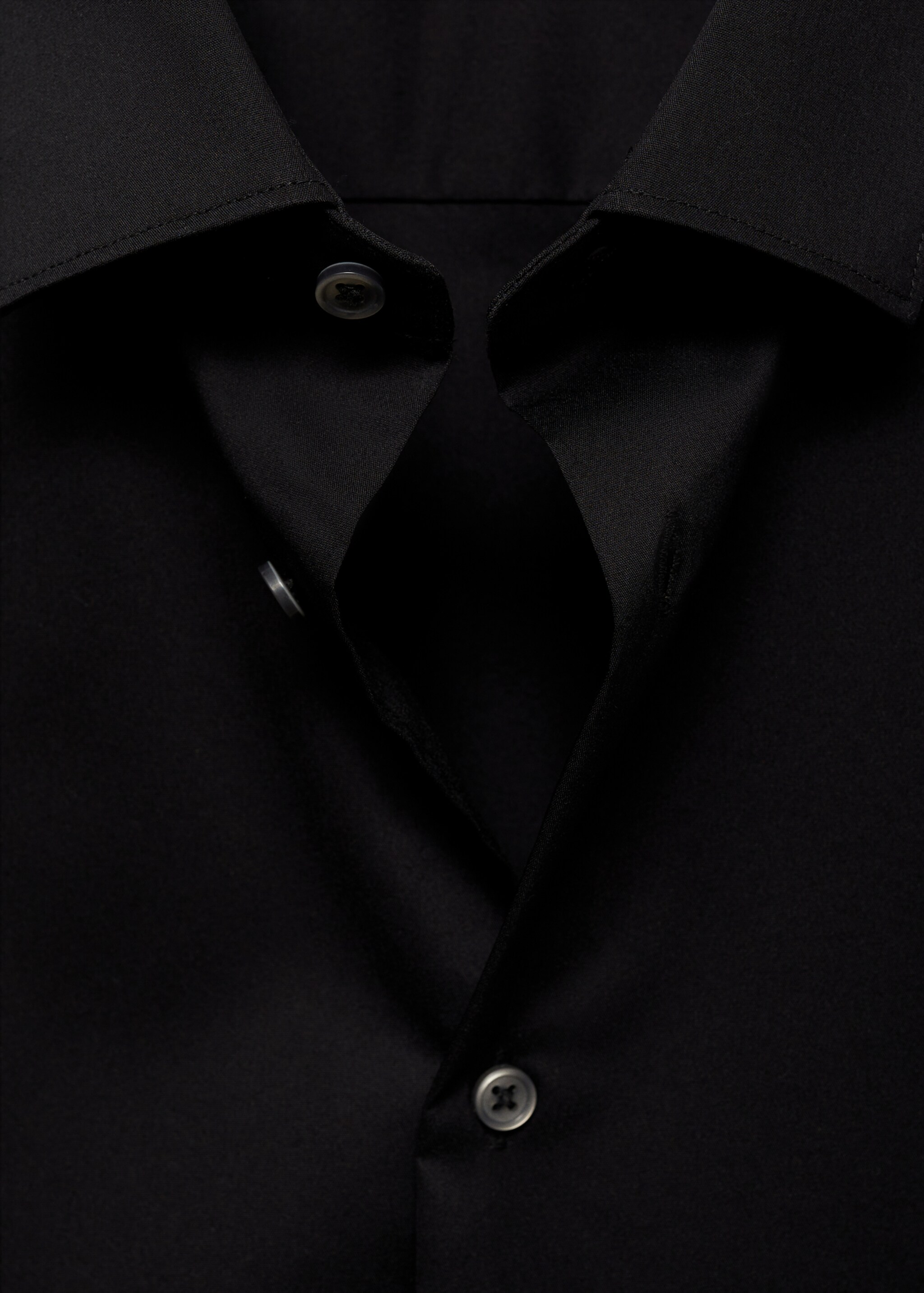 Camisa regular fit cotó stretch - Detall de l'article 8, Negre. Ref: 77064436-00.