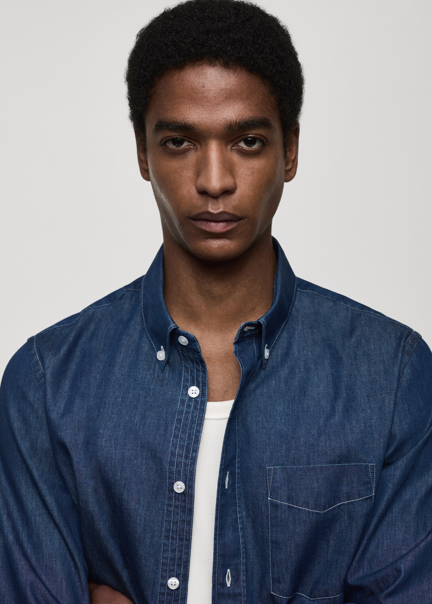 Regular-Fit-Hemd aus Baumwoll-Chambray - Detail des Artikels 1