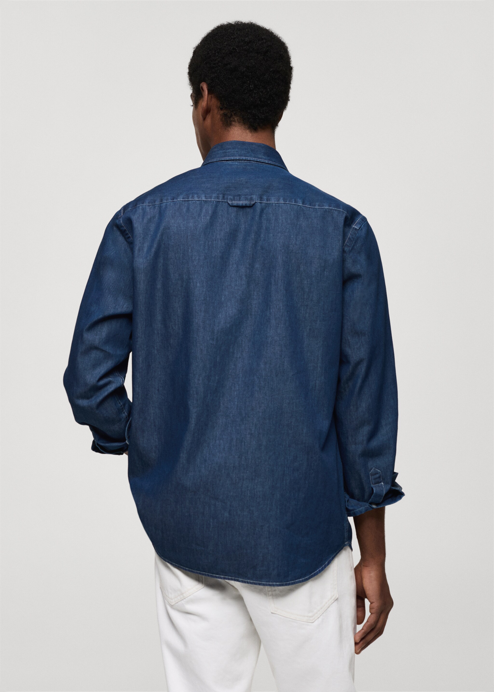 Regular-Fit-Hemd aus Baumwoll-Chambray - Rückseite des Artikels, Dunkelblau. Ref: 77064446-00.