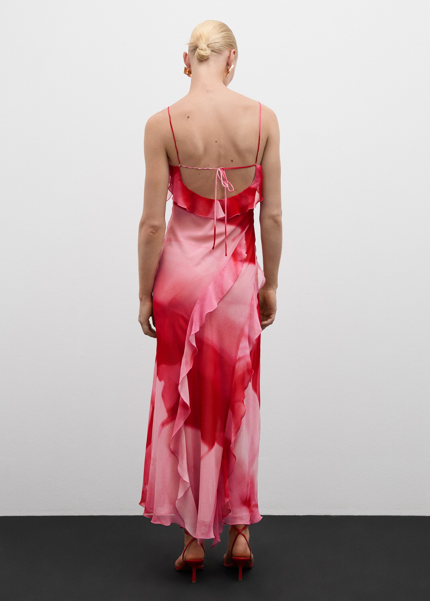 Volantkleid mit Schlitz - Rückseite des Artikels