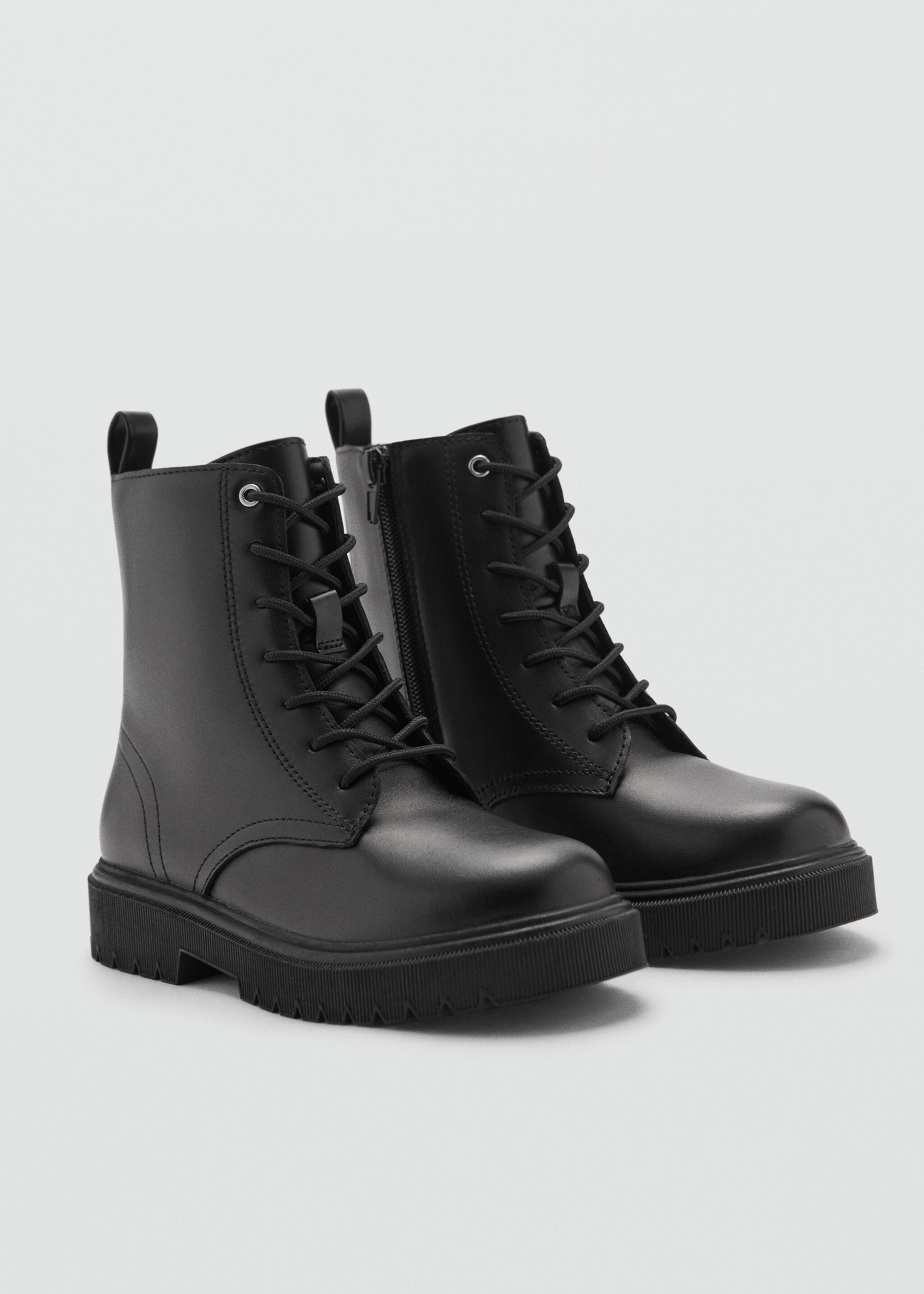 Lederstiefelette mit Schnürsenkeln - Mittlere Ansicht, Schwarz. Ref: 77064763-00.