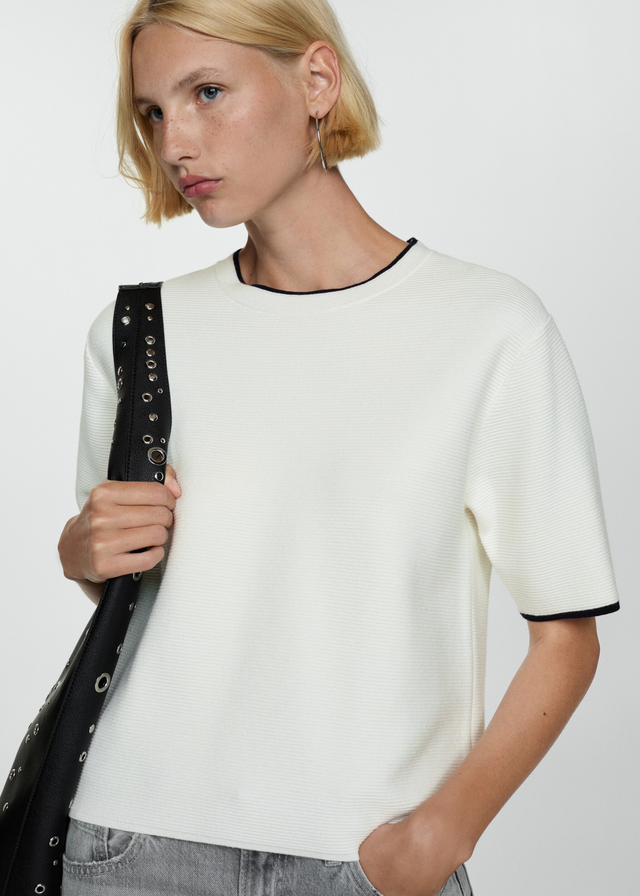 Short-sleeved sweater with contrasting trims - Medium plane