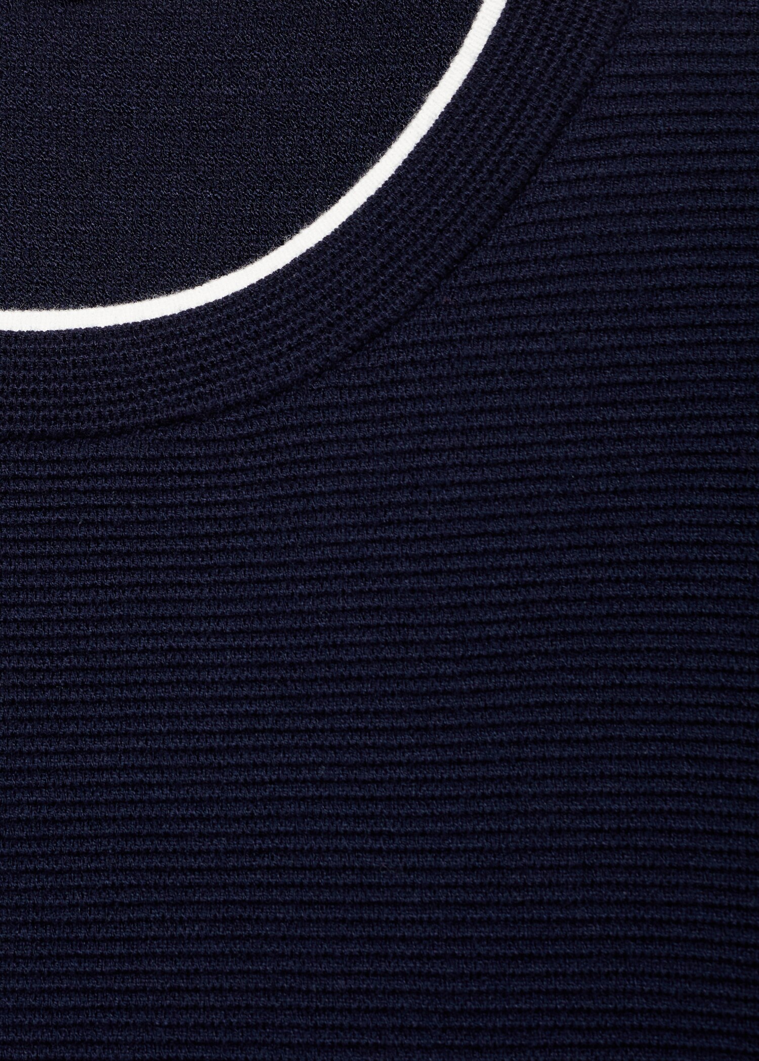 Short-sleeved sweater with contrasting trims - Details of the article 8