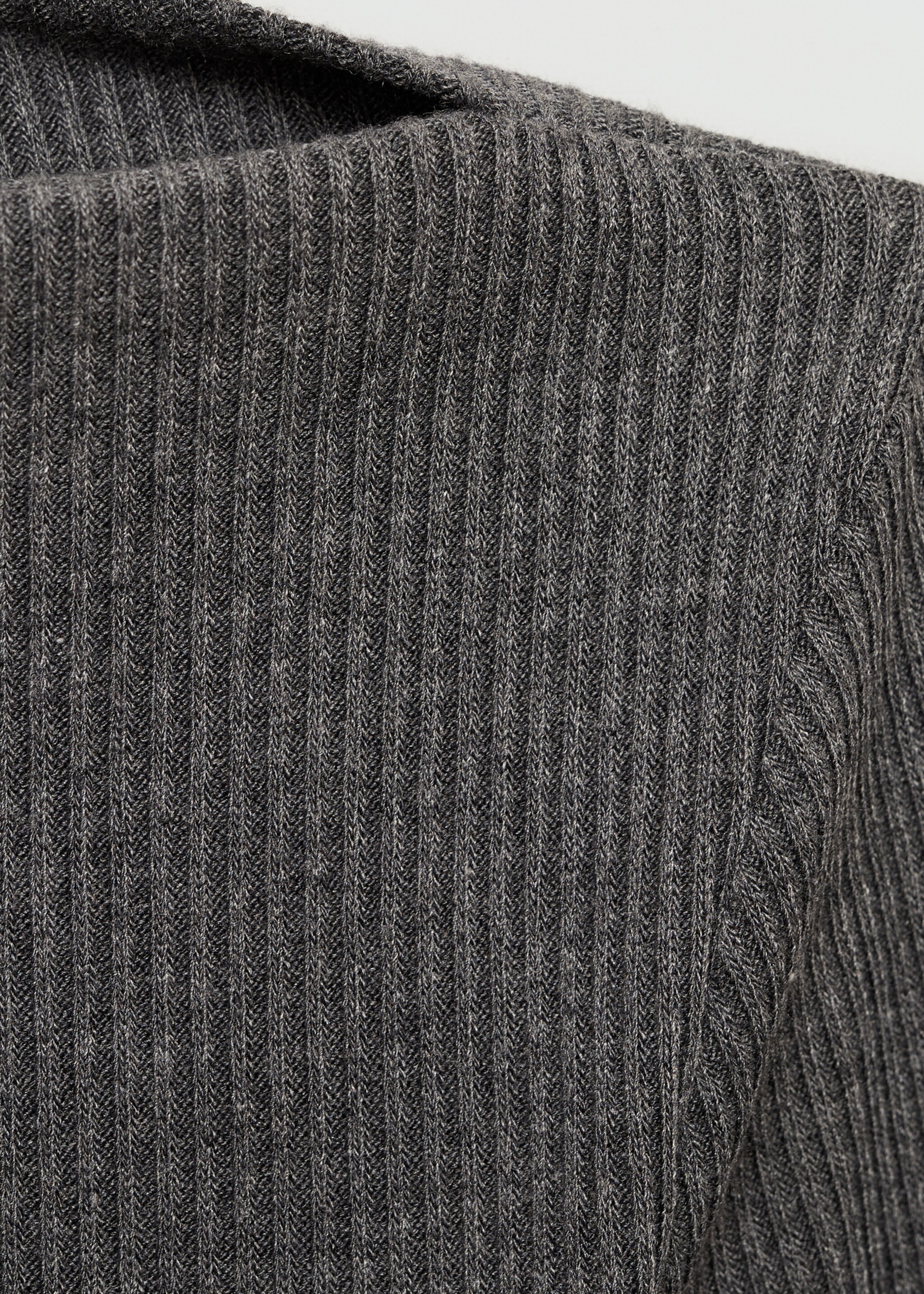 Long-sleeved knitted t-shirt - Details of the article 8, Dark Heather Grey. Ref: 77064769-00.