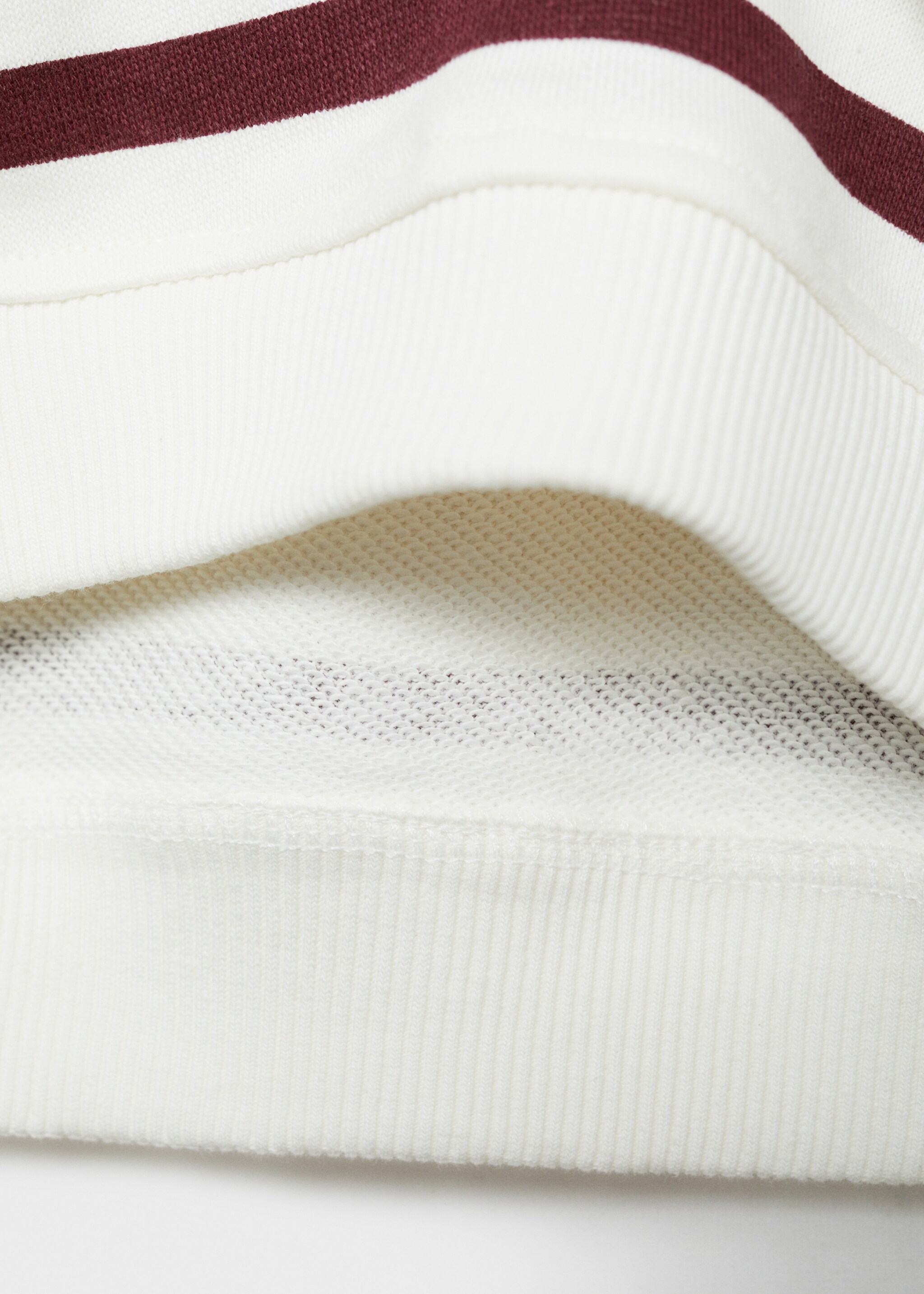 Dessuadora ratlles brodat - Detall de l'article 0, Blanc trencat. Ref: 77064779-00.