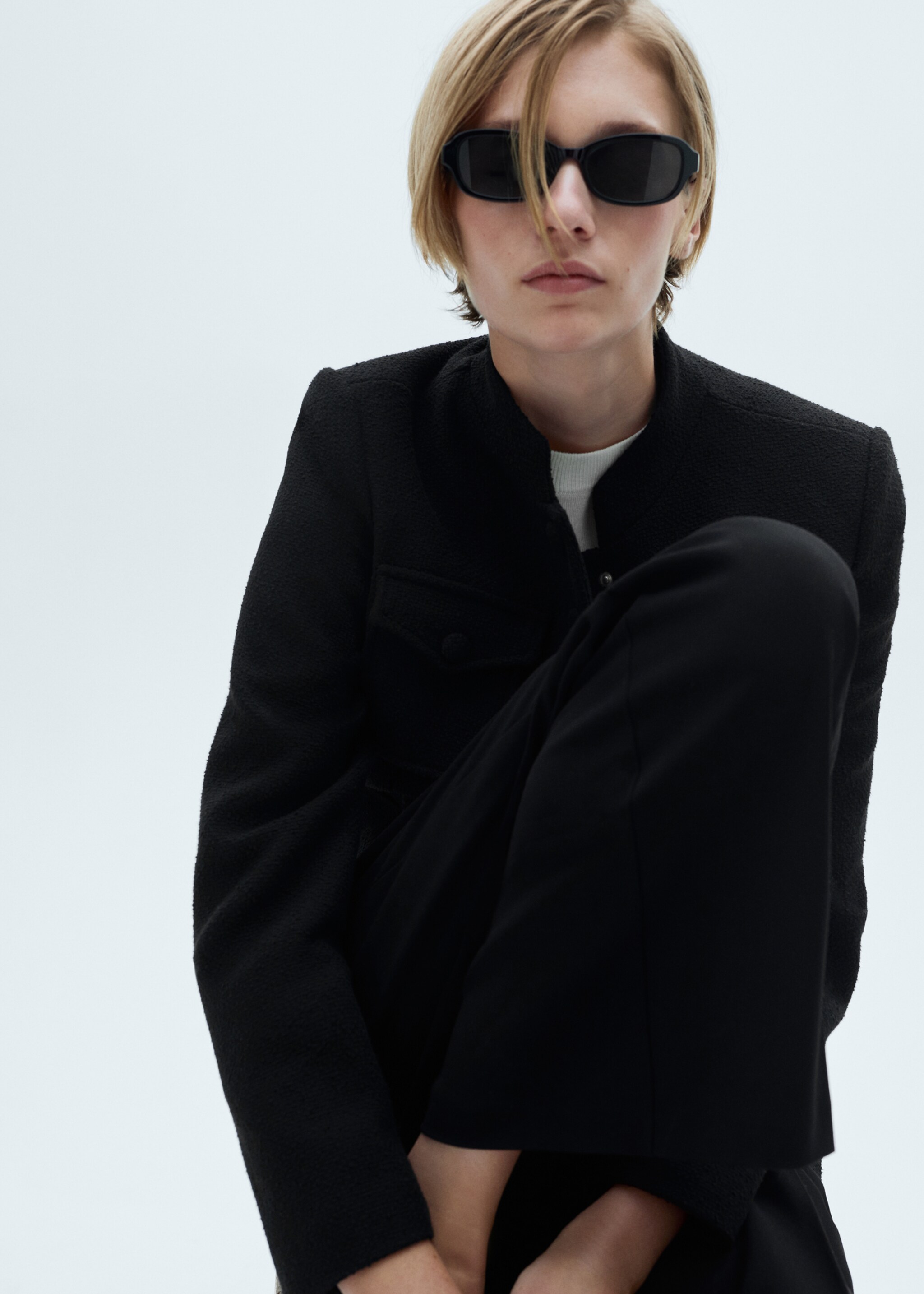 Wideleg pleated trousers - Details of the article 6, Black. Ref: 77064788-00.