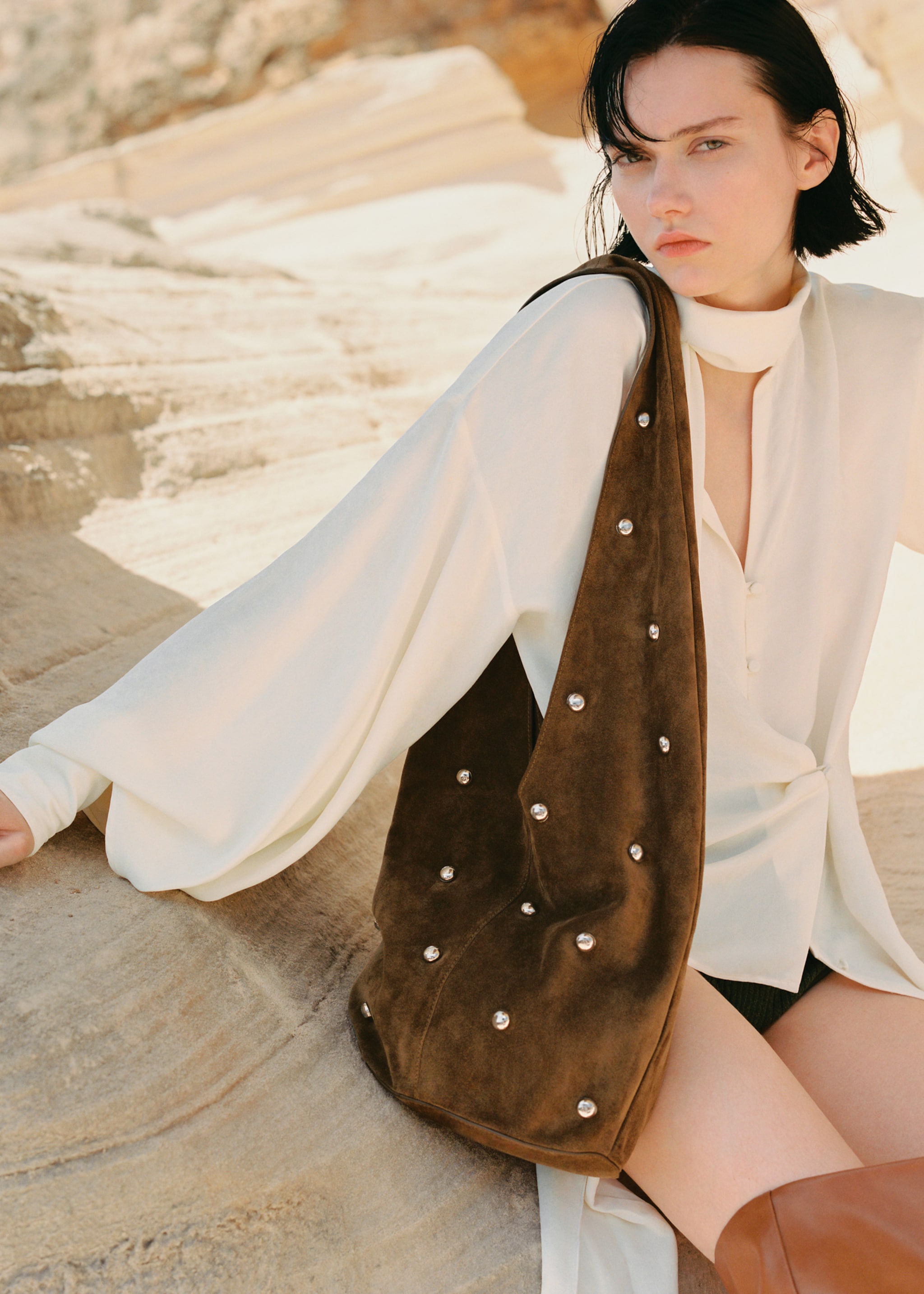 Suede leather studded handbag - Details of the article 6, Tobacco Brown. Ref: 77064793-00.