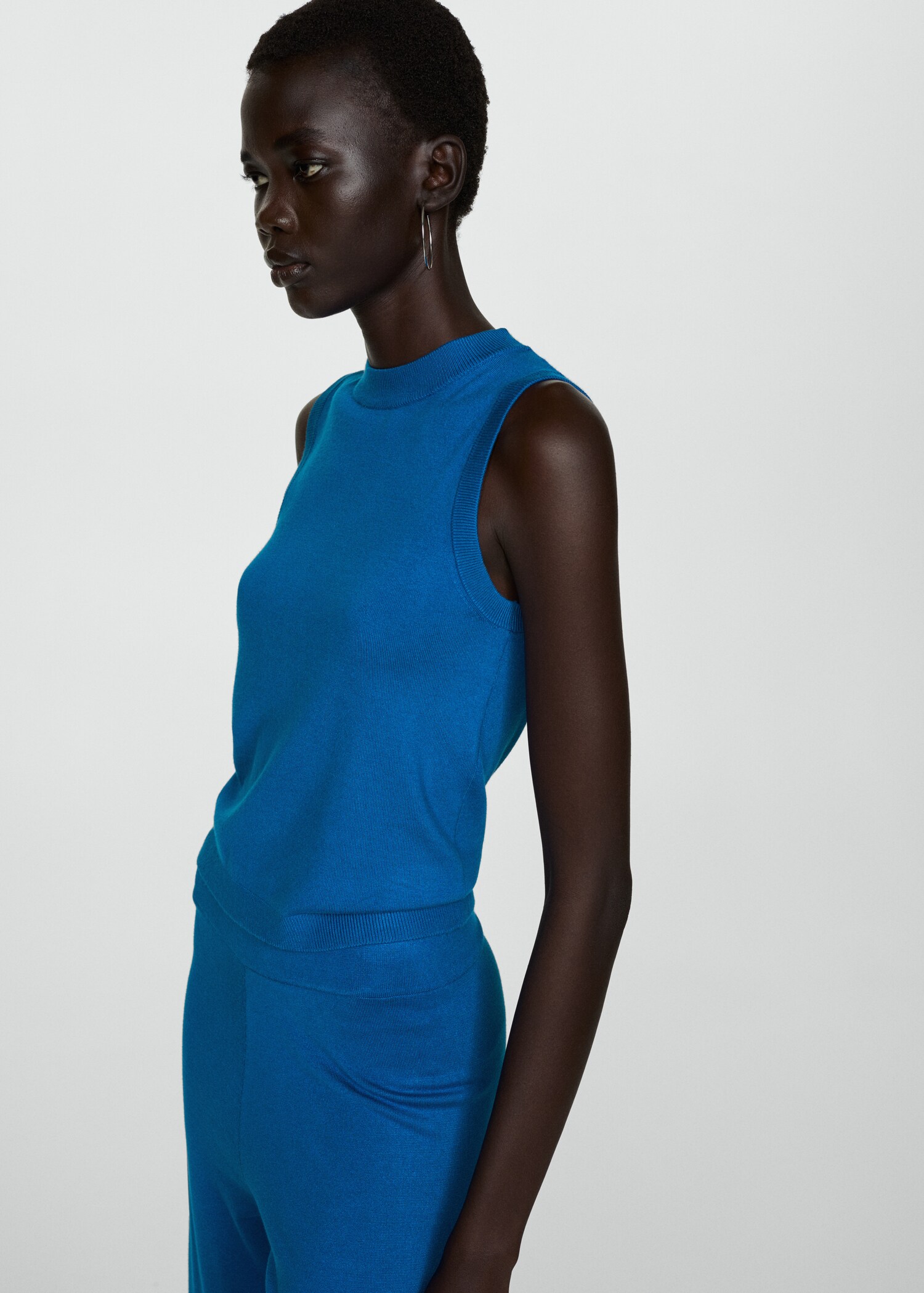 Knitted top with wide straps - Medium plane