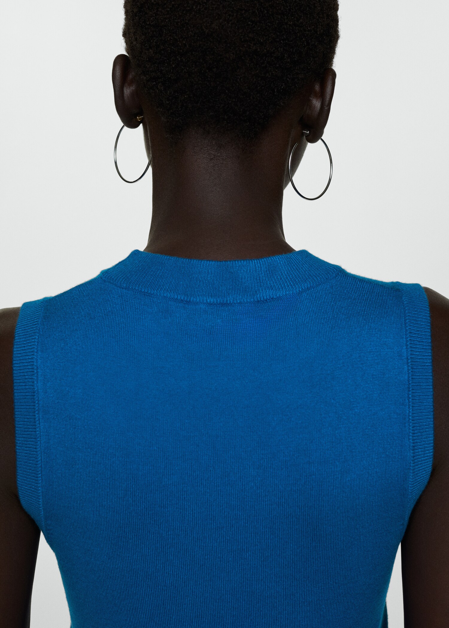 Knitted top with wide straps - Reverse of the article