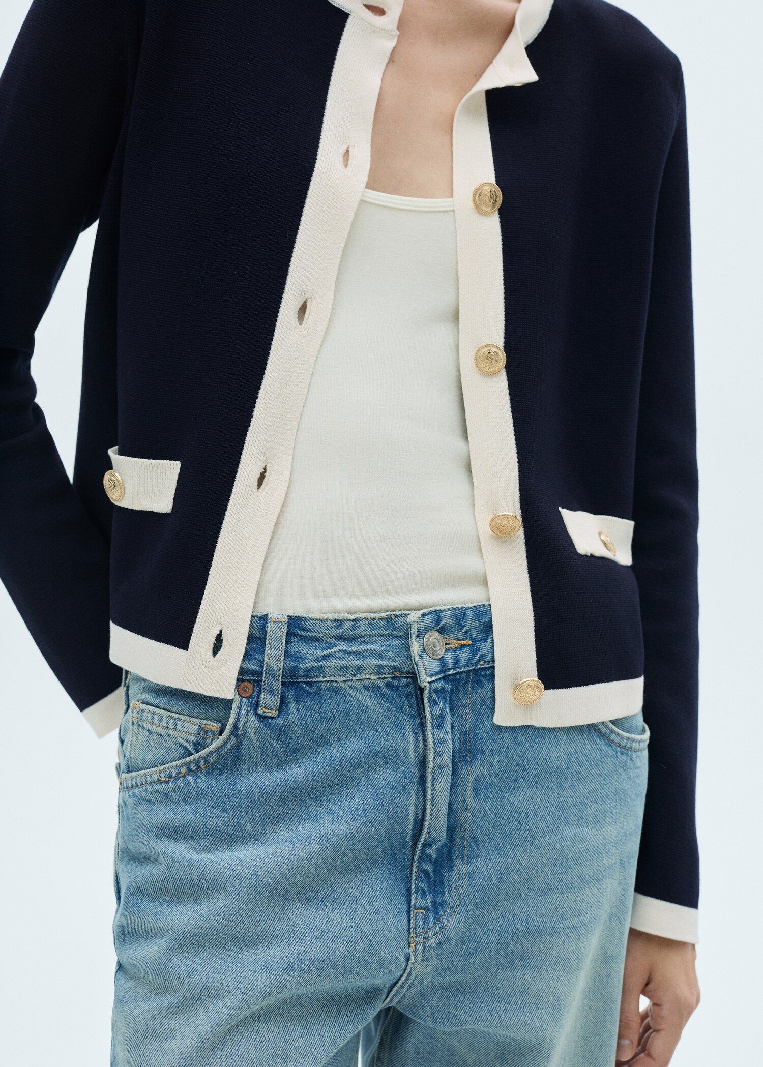 Cardigan mit Kontrastabschlüssen - Detail des Artikels 6