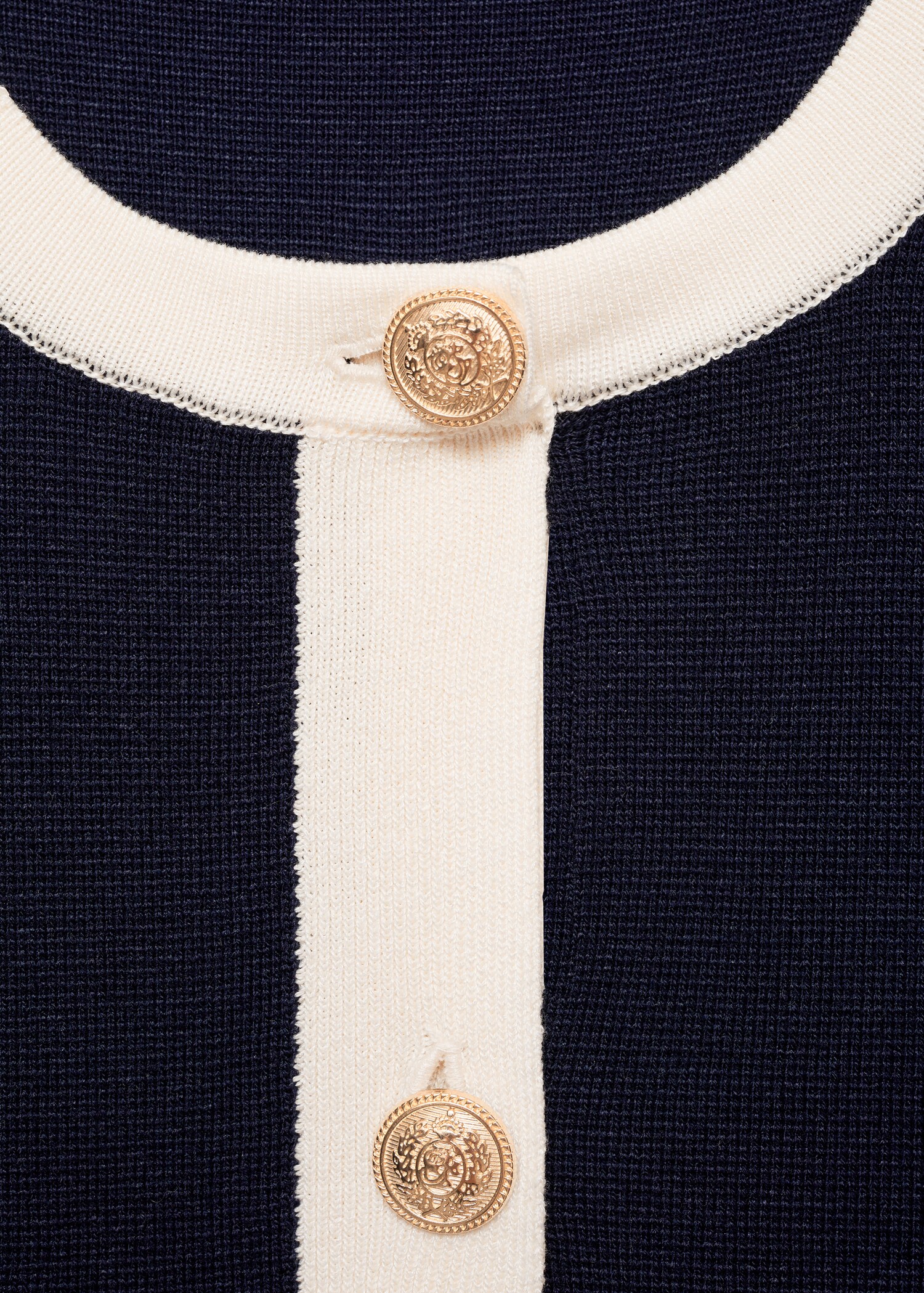 Cardigan mit Kontrastabschlüssen - Detail des Artikels 8