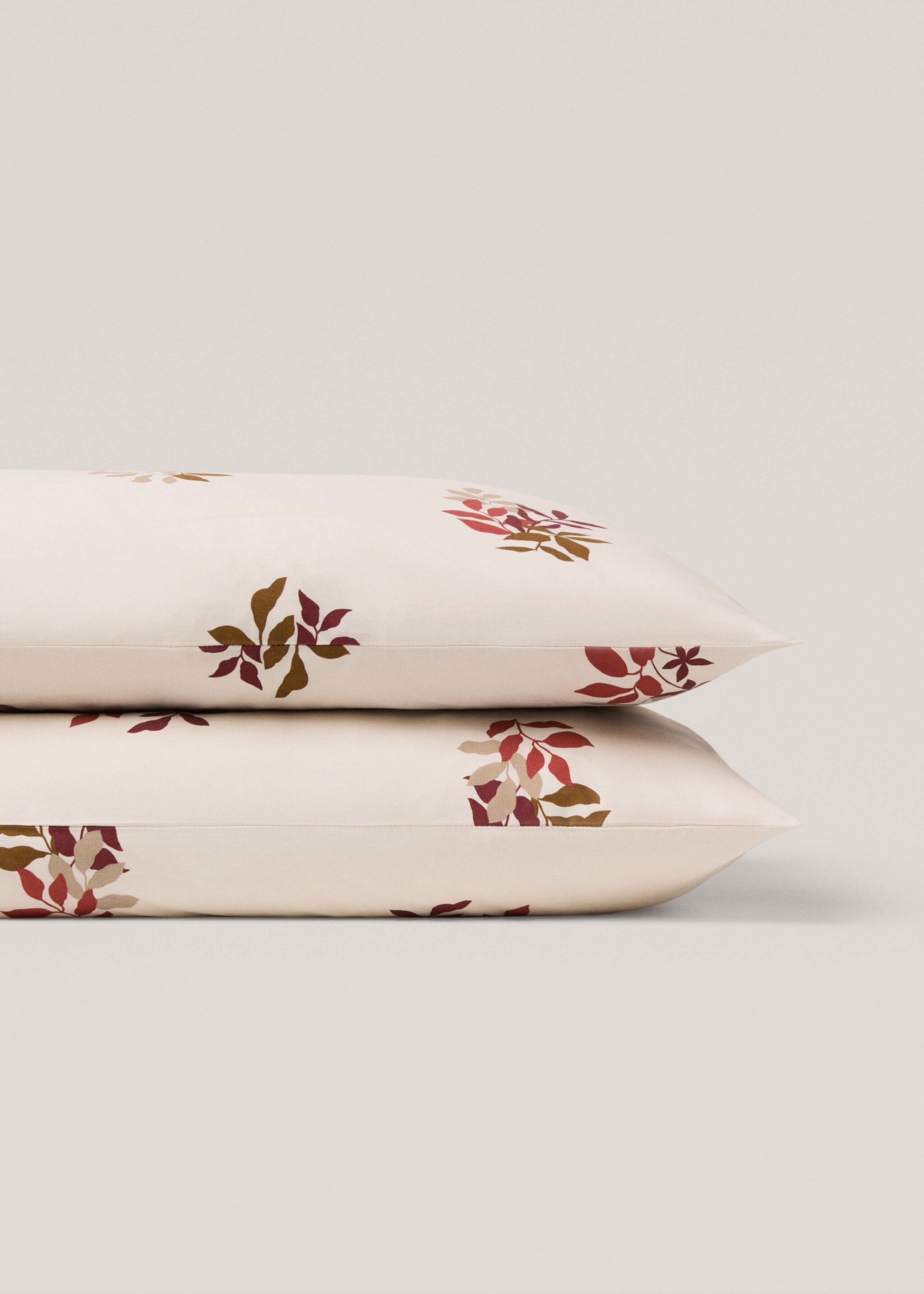 100% cotton floral pillowcase 50x75cm - Details of the article 1, Medium Brown. Ref: 77065634-00.