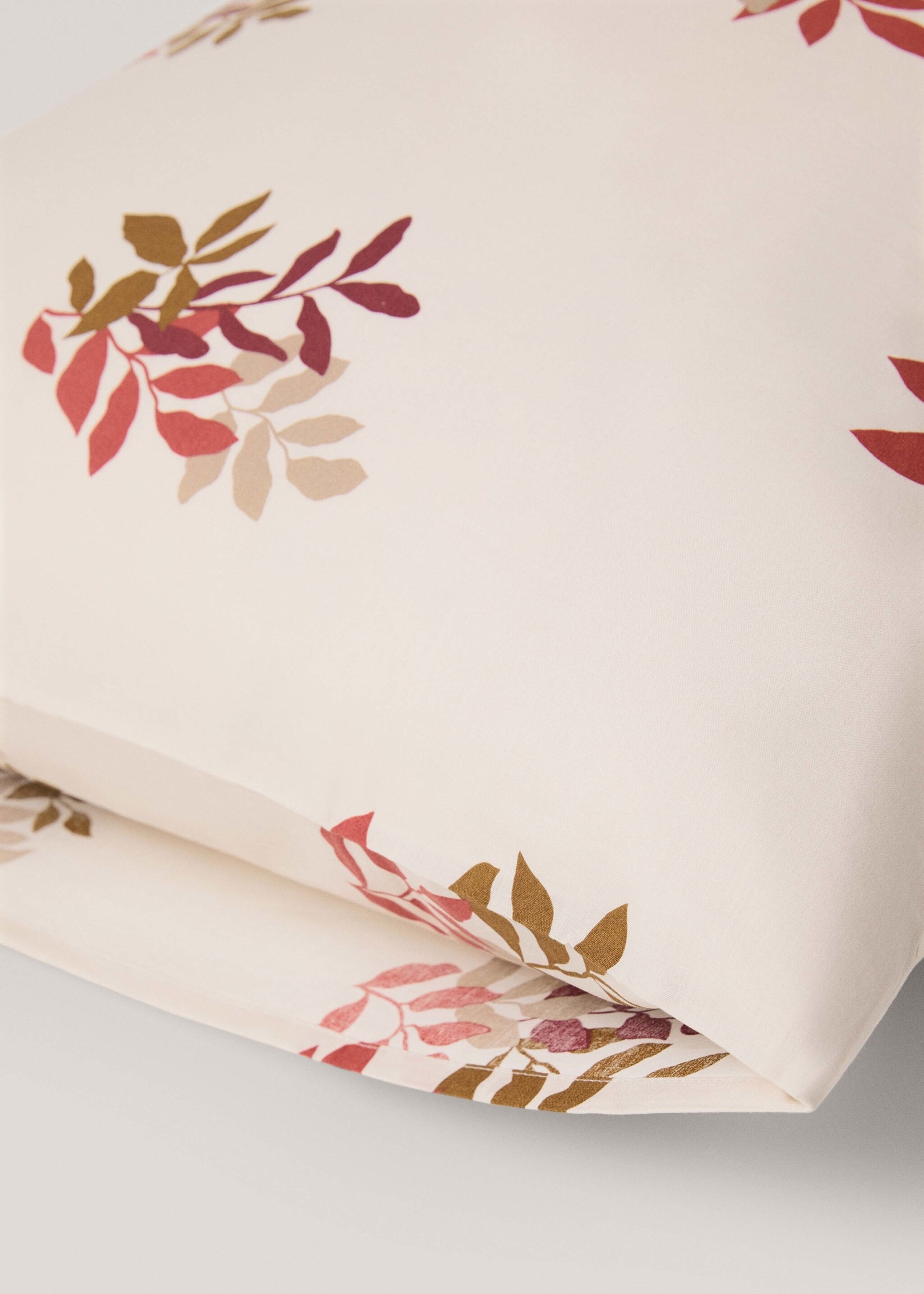 100% cotton floral pillowcase 50x75cm - Details of the article 2, Medium Brown. Ref: 77065634-00.