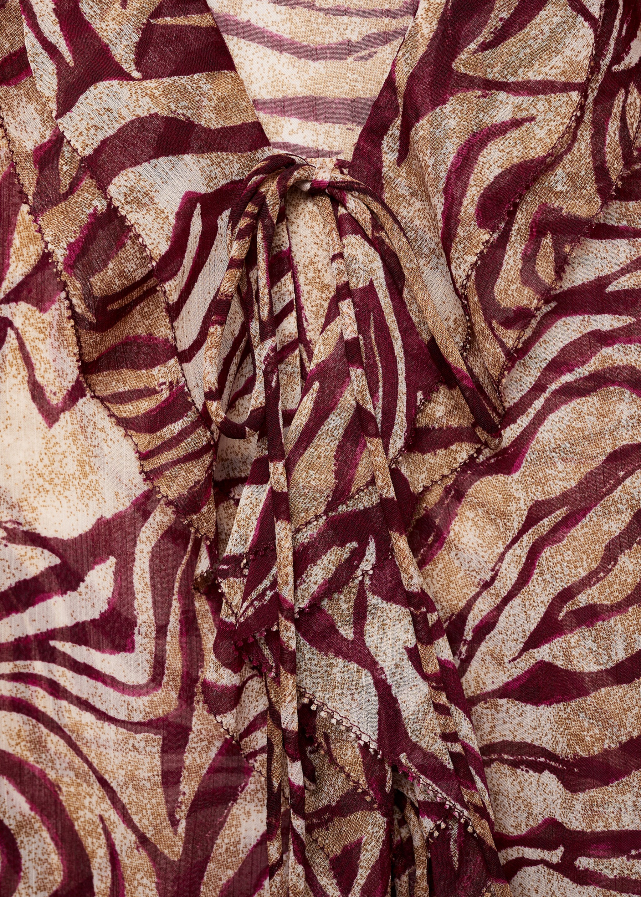 Ruffles printed blouse - Details of the article 8, Maroon. Ref: 77065646-00.