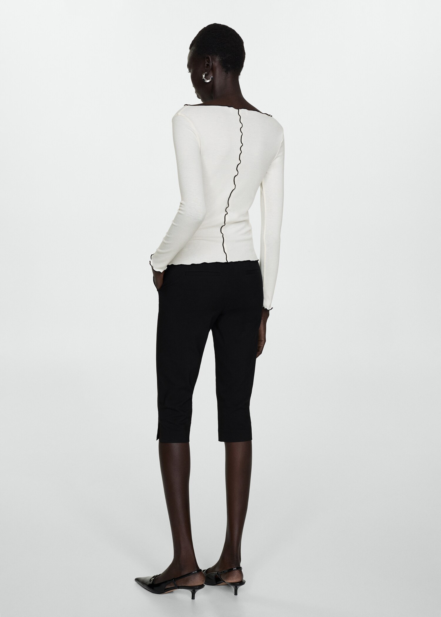 Langarm-T-Shirt mit Ziernähten - Rückseite des Artikels