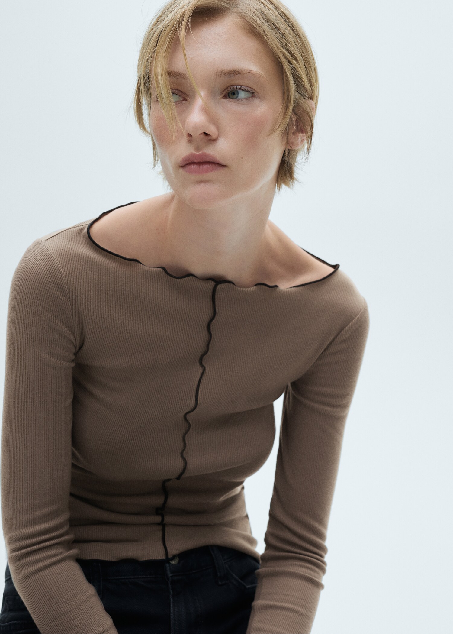 Langarm-T-Shirt mit Ziernähten - Detail des Artikels 2