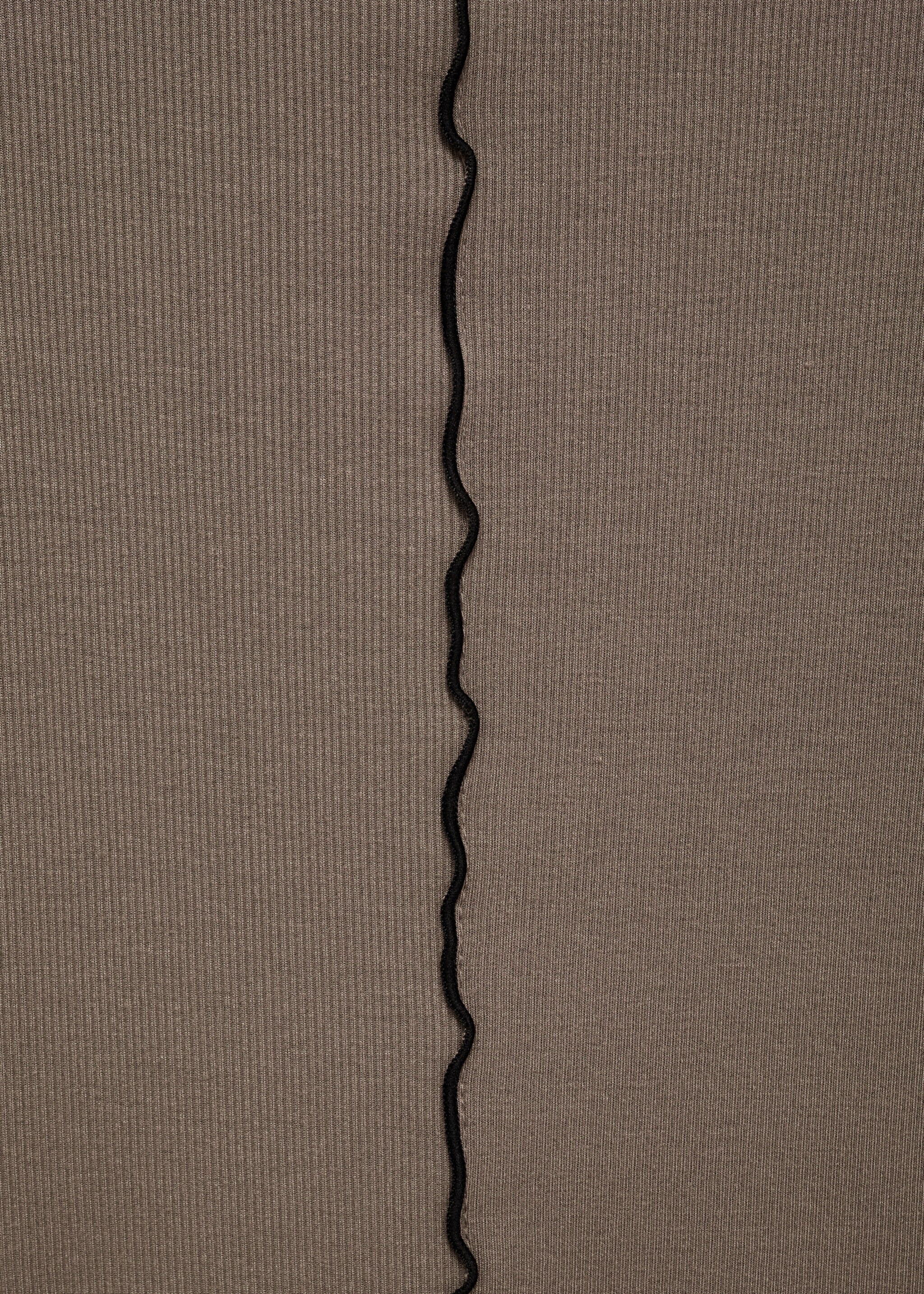 Langarm-T-Shirt mit Ziernähten - Detail des Artikels 8, Braun. Ref: 77065647-00.