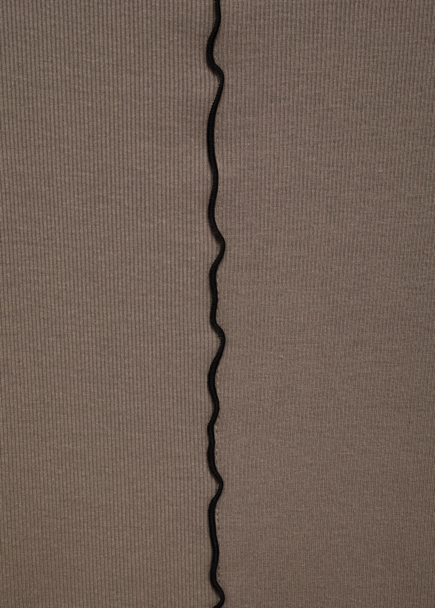 Langarm-T-Shirt mit Ziernähten - Detail des Artikels 8