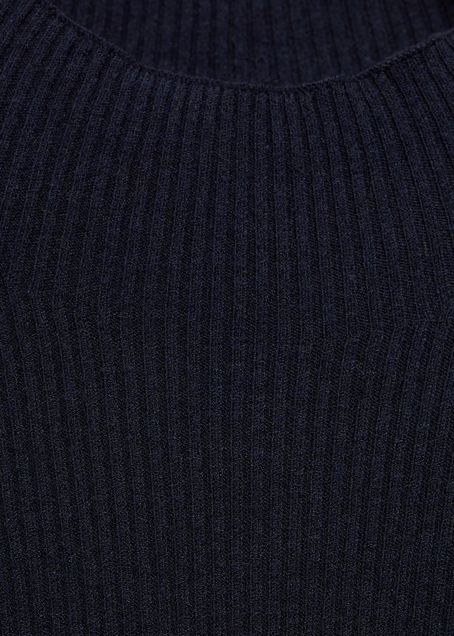 Knitted dress with contrasting trims - Details of the article 8